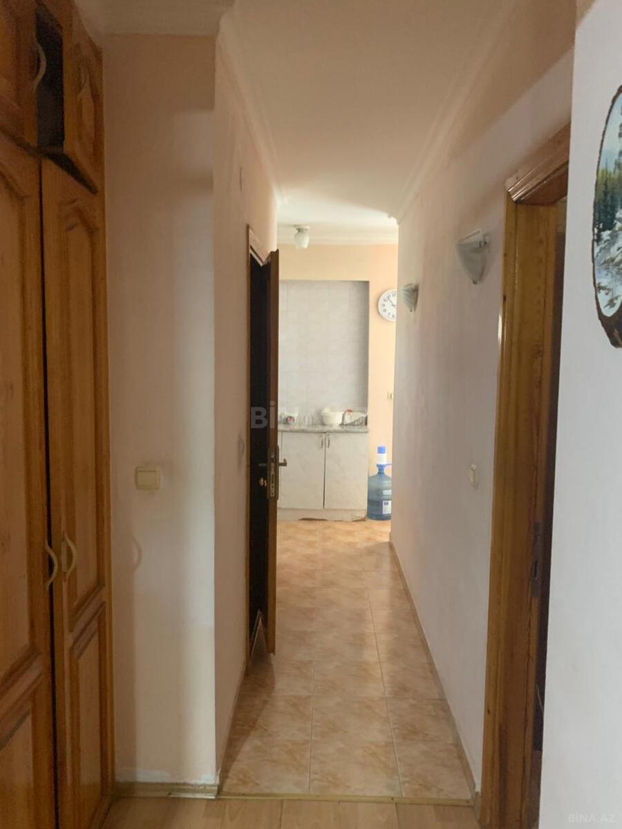 3 otaqlı Köhnə tikili, Qara Qarayev m., Bakı