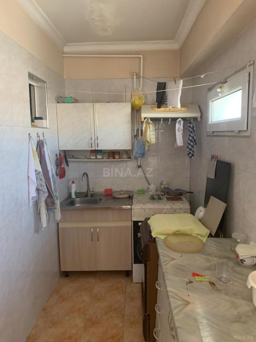 3 otaqlı Köhnə tikili, Qara Qarayev m., Bakı