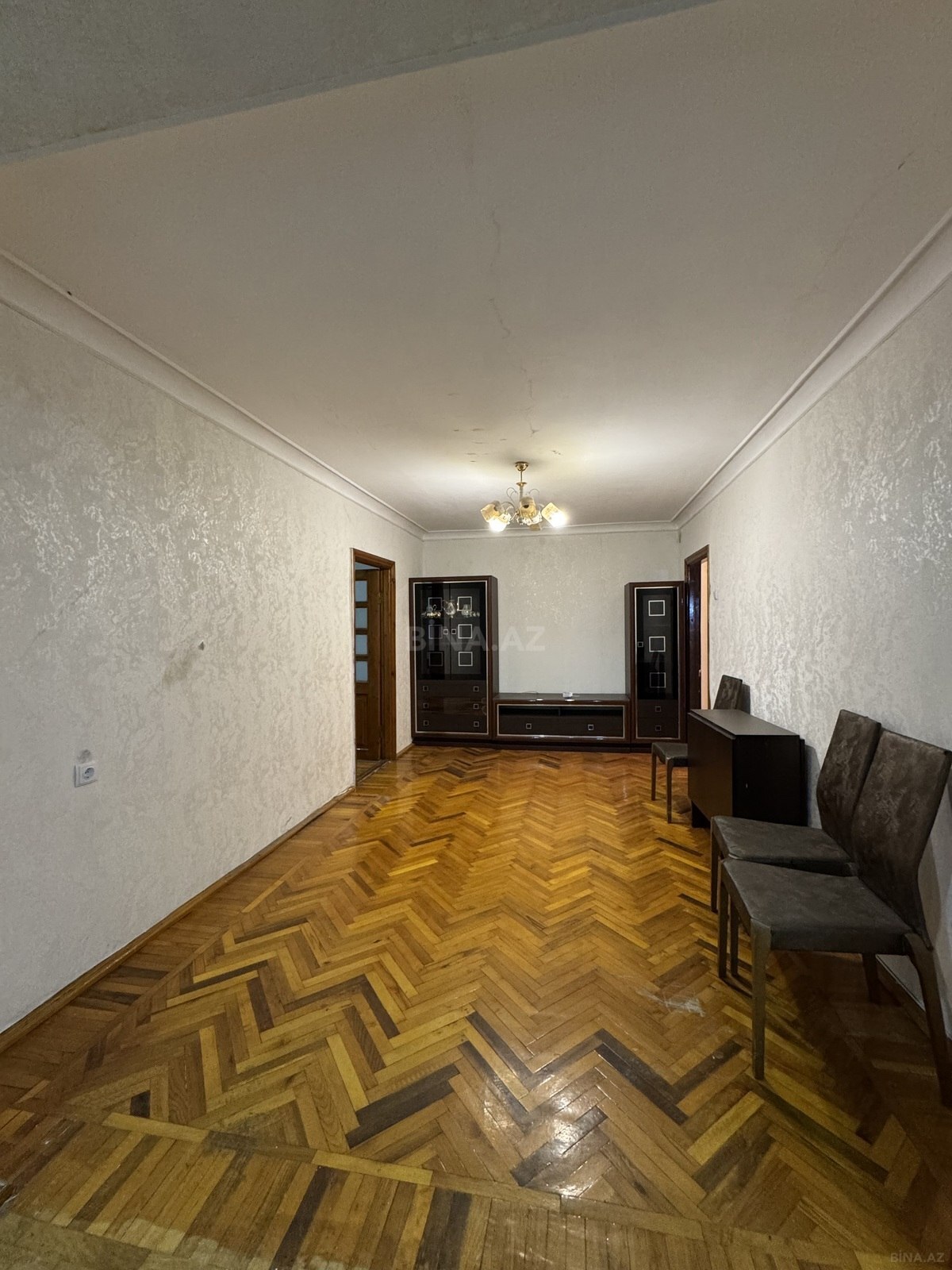 3 otaqlı Köhnə tikili, Elmlər Akademiyası m., Bakı