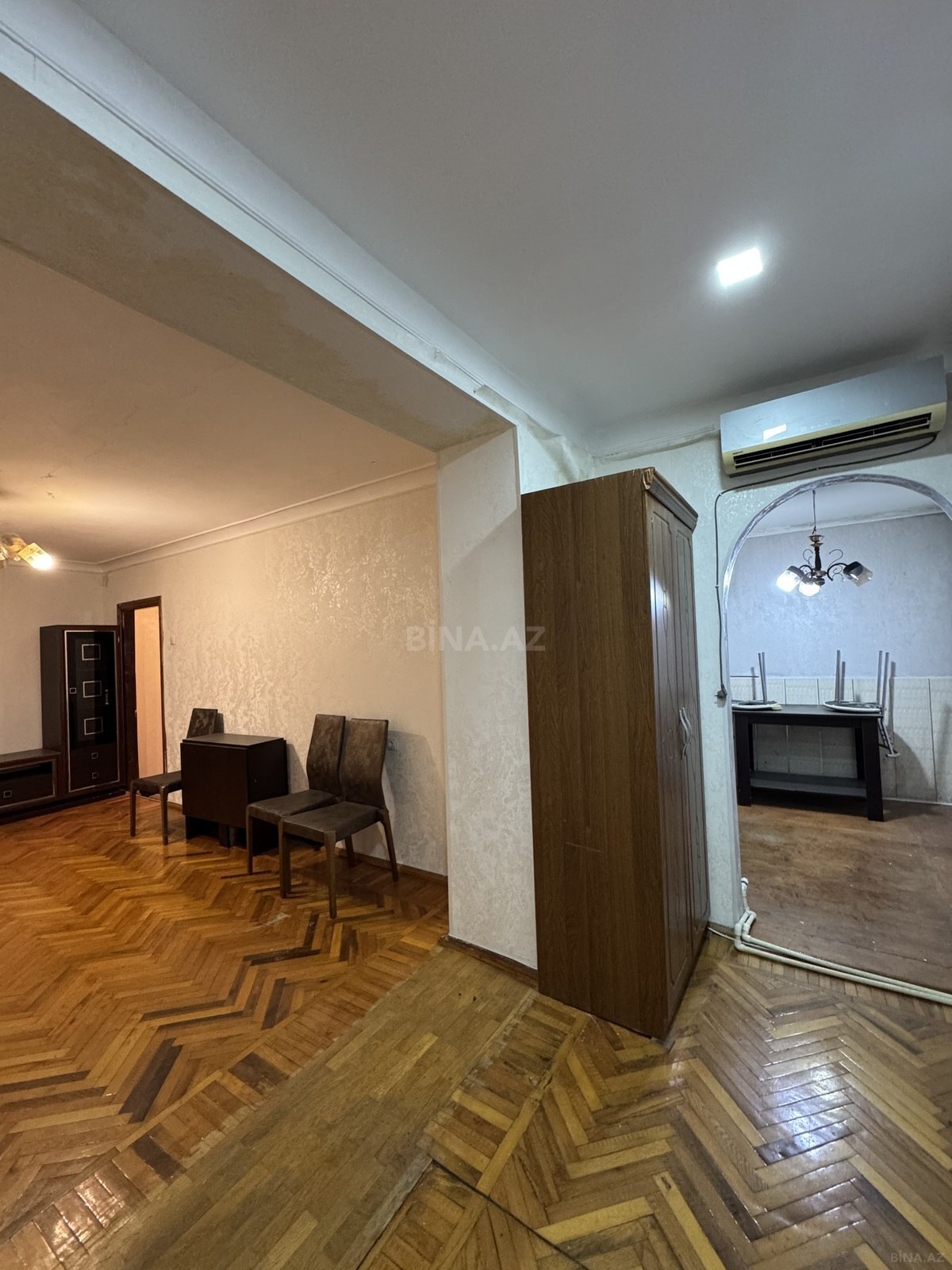 3 otaqlı Köhnə tikili, Elmlər Akademiyası m., Bakı