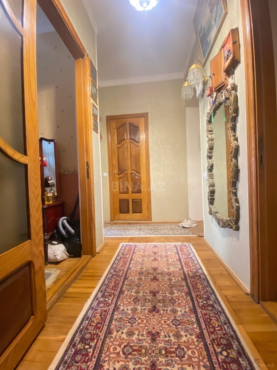 3 otaqlı Köhnə tikili, Qara Qarayev m., Bakı