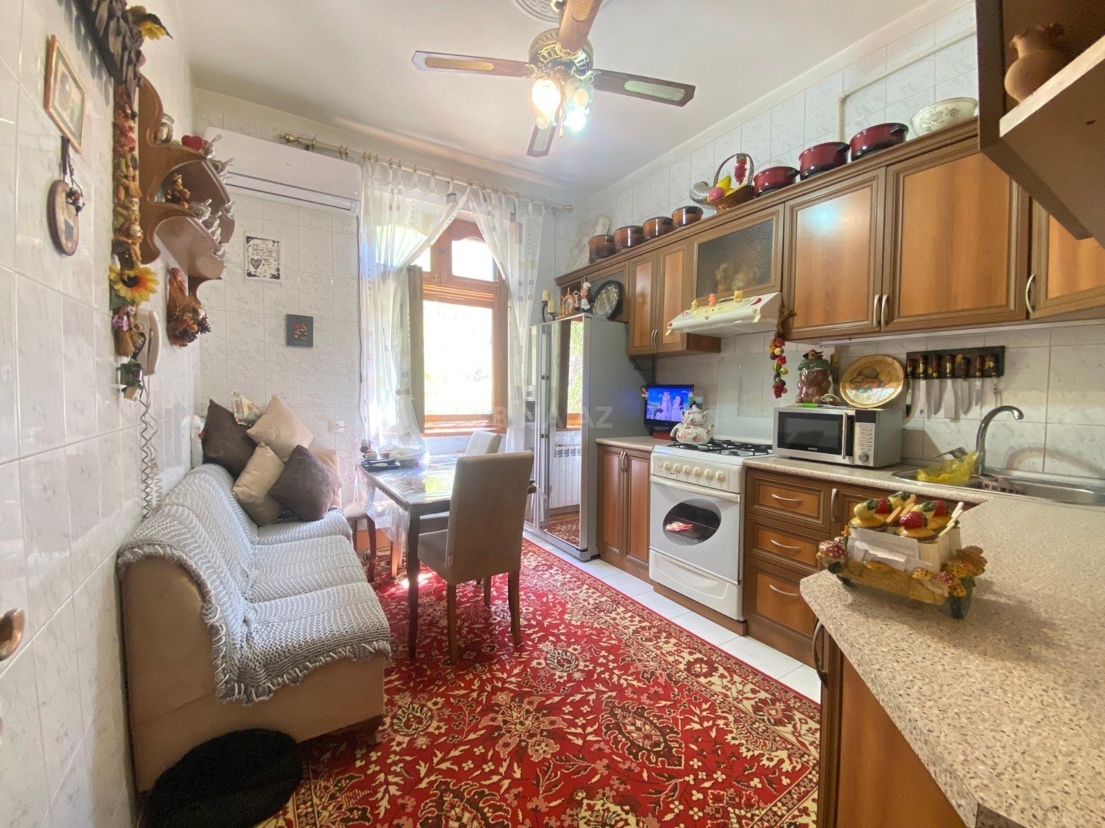3 otaqlı Köhnə tikili, Qara Qarayev m., Bakı