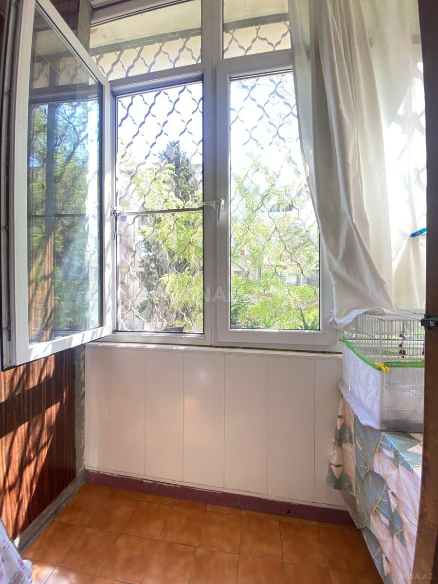 3 otaqlı Köhnə tikili, Qara Qarayev m., Bakı