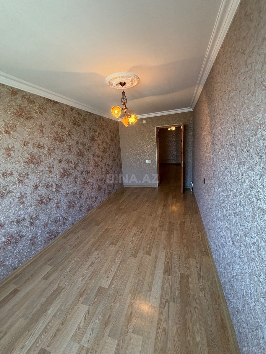 3 otaqlı Köhnə tikili, Bakıxanov q., Bakı
