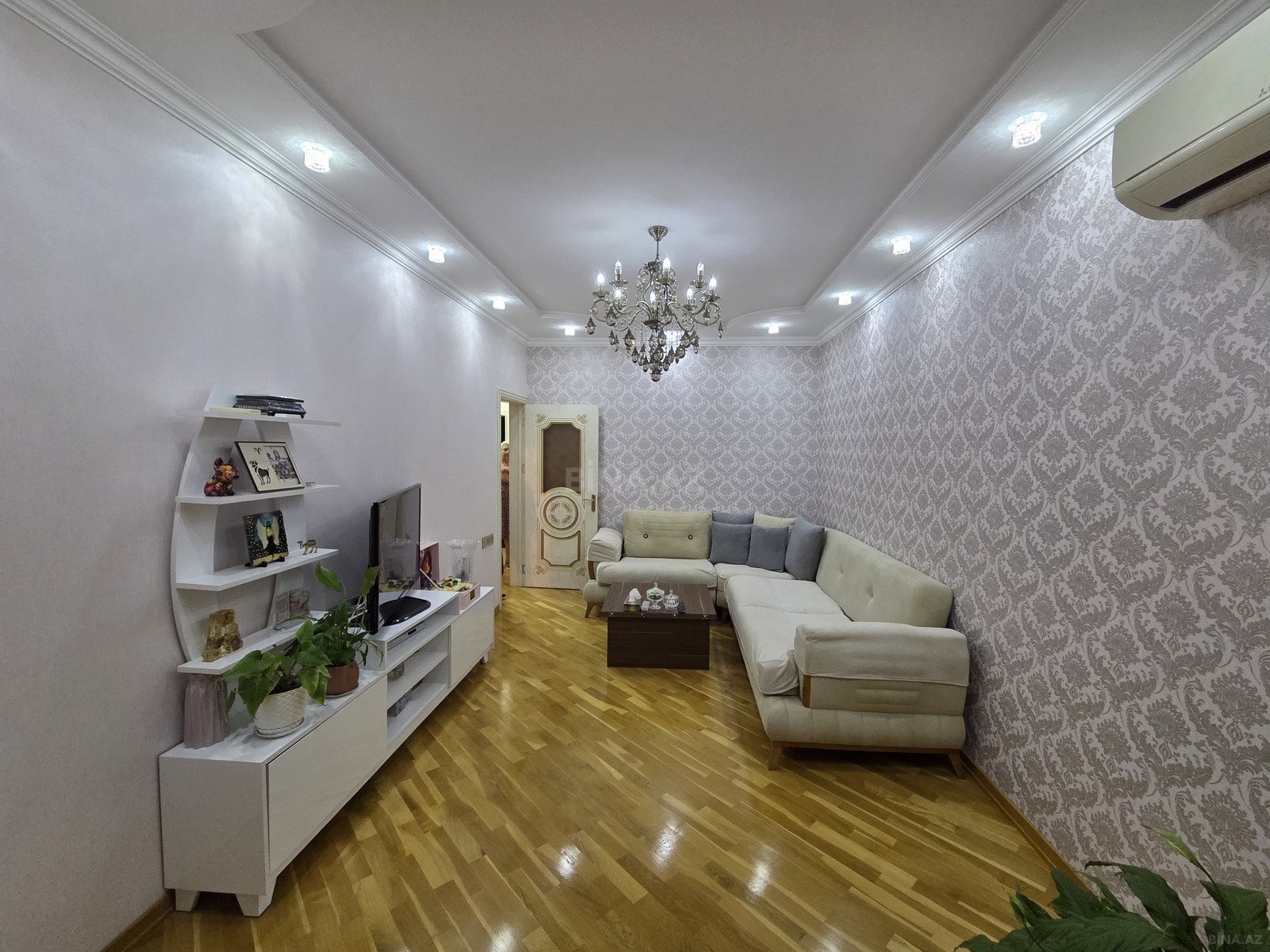 3 otaqlı Köhnə tikili, Azadlıq Prospekti m., Bakı