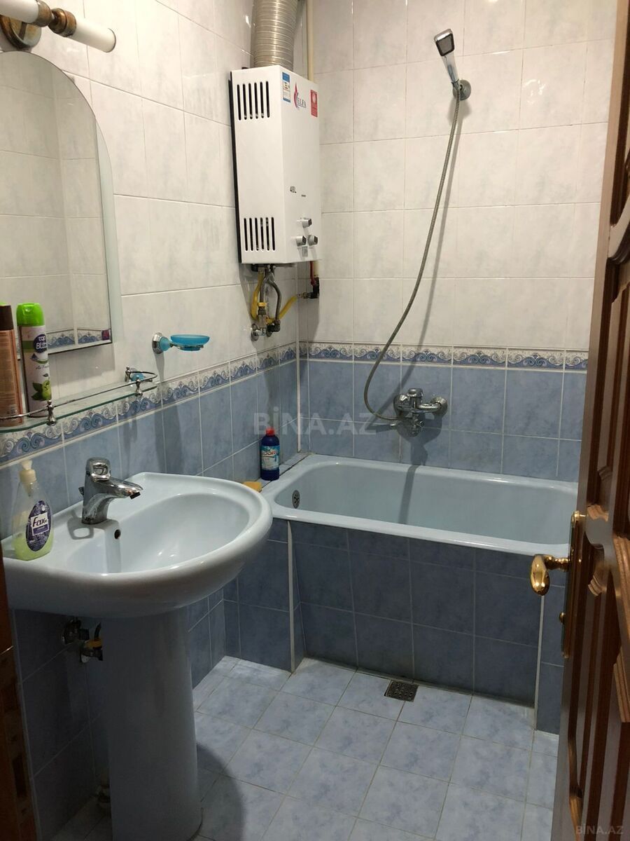 3 otaqlı Köhnə tikili, Şah İsmayıl Xətai m., Bakı