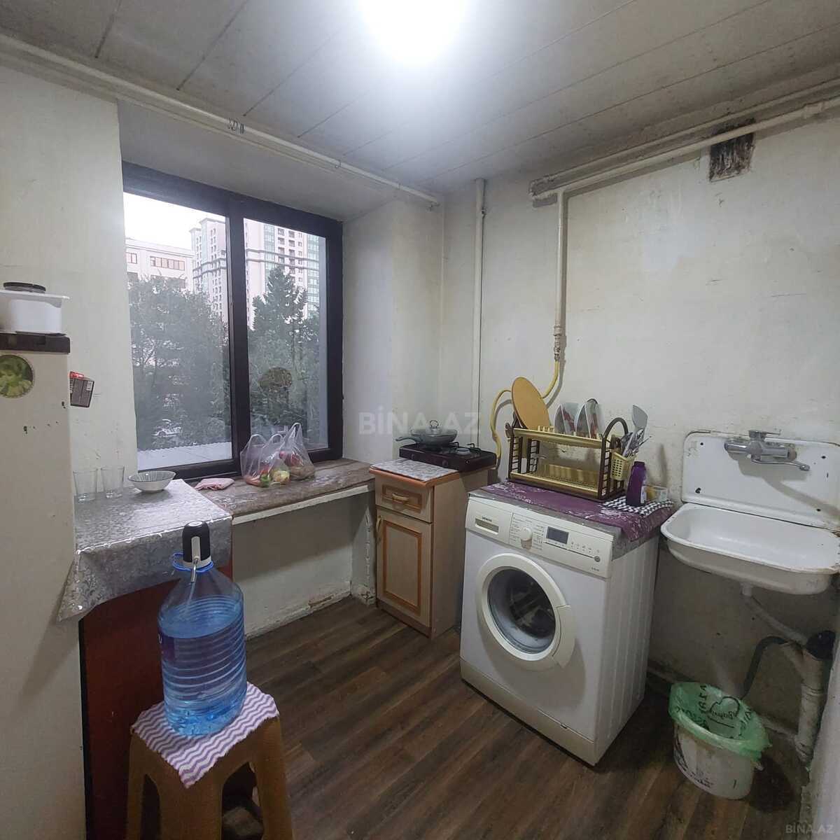 2 otaqlı Köhnə tikili, İnşaatçılar m., Bakı