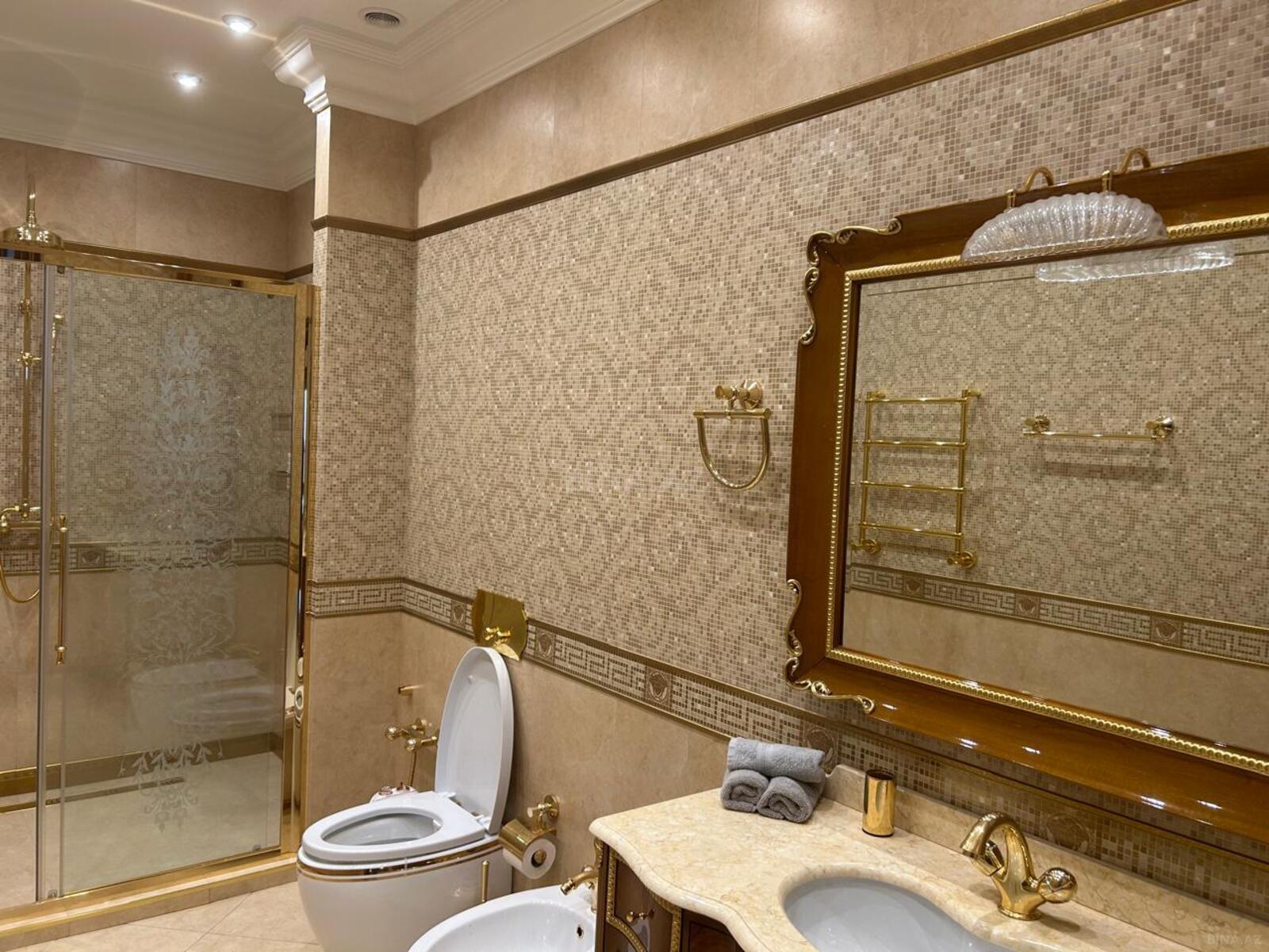 5 otaqlı Köhnə tikili, Nizami m., Bakı