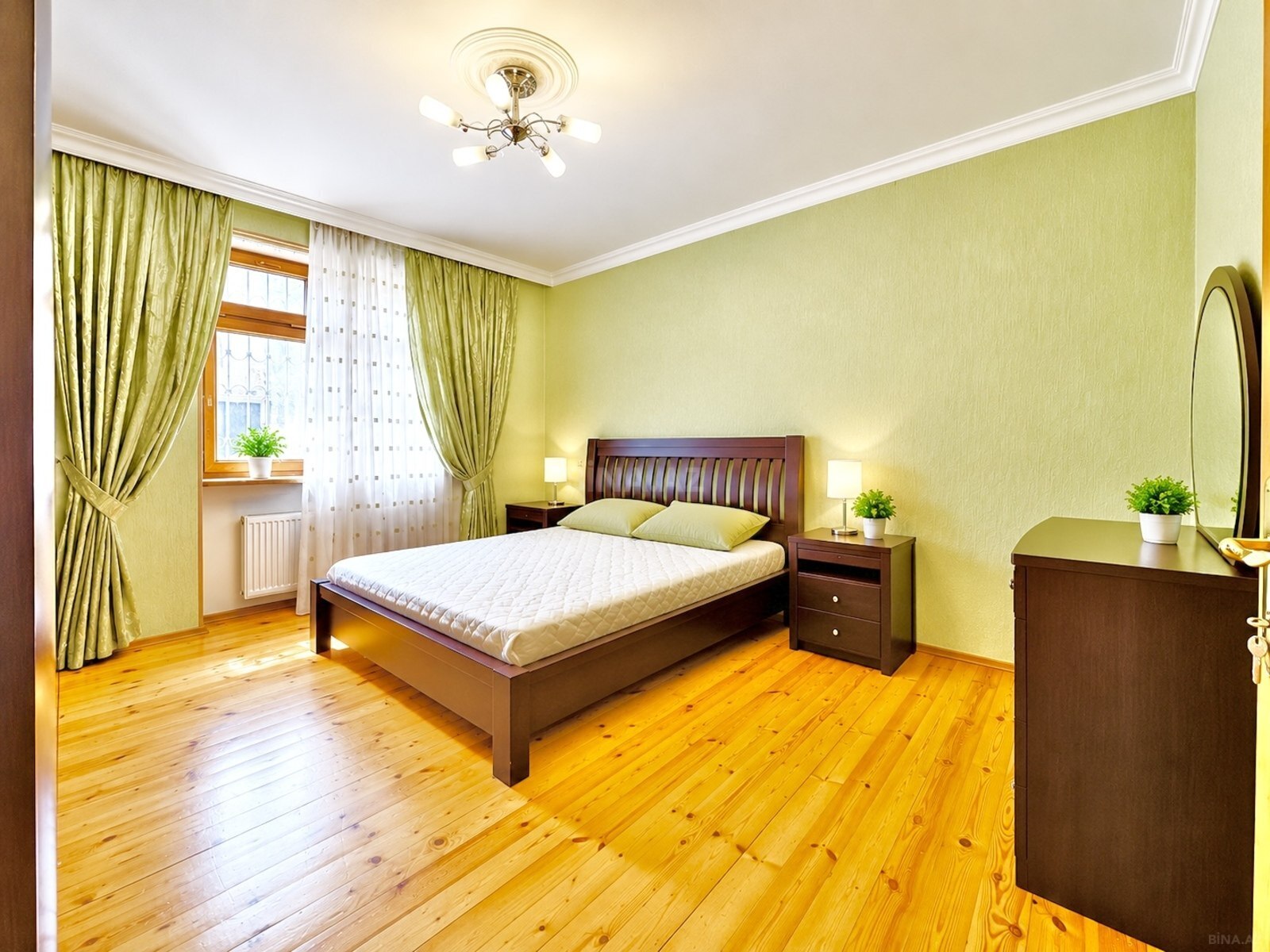 3 otaqlı Köhnə tikili, Qara Qarayev m., Bakı