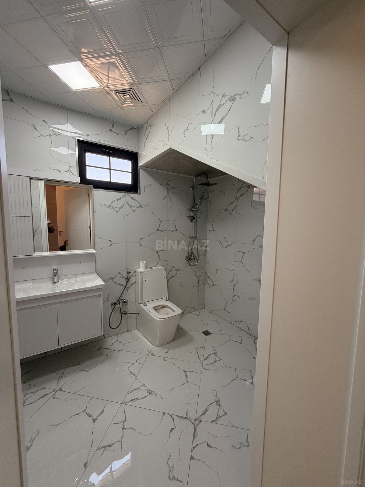 8 otaqlı Həyət evi/Bağ evi, Şağan q., Bakı
