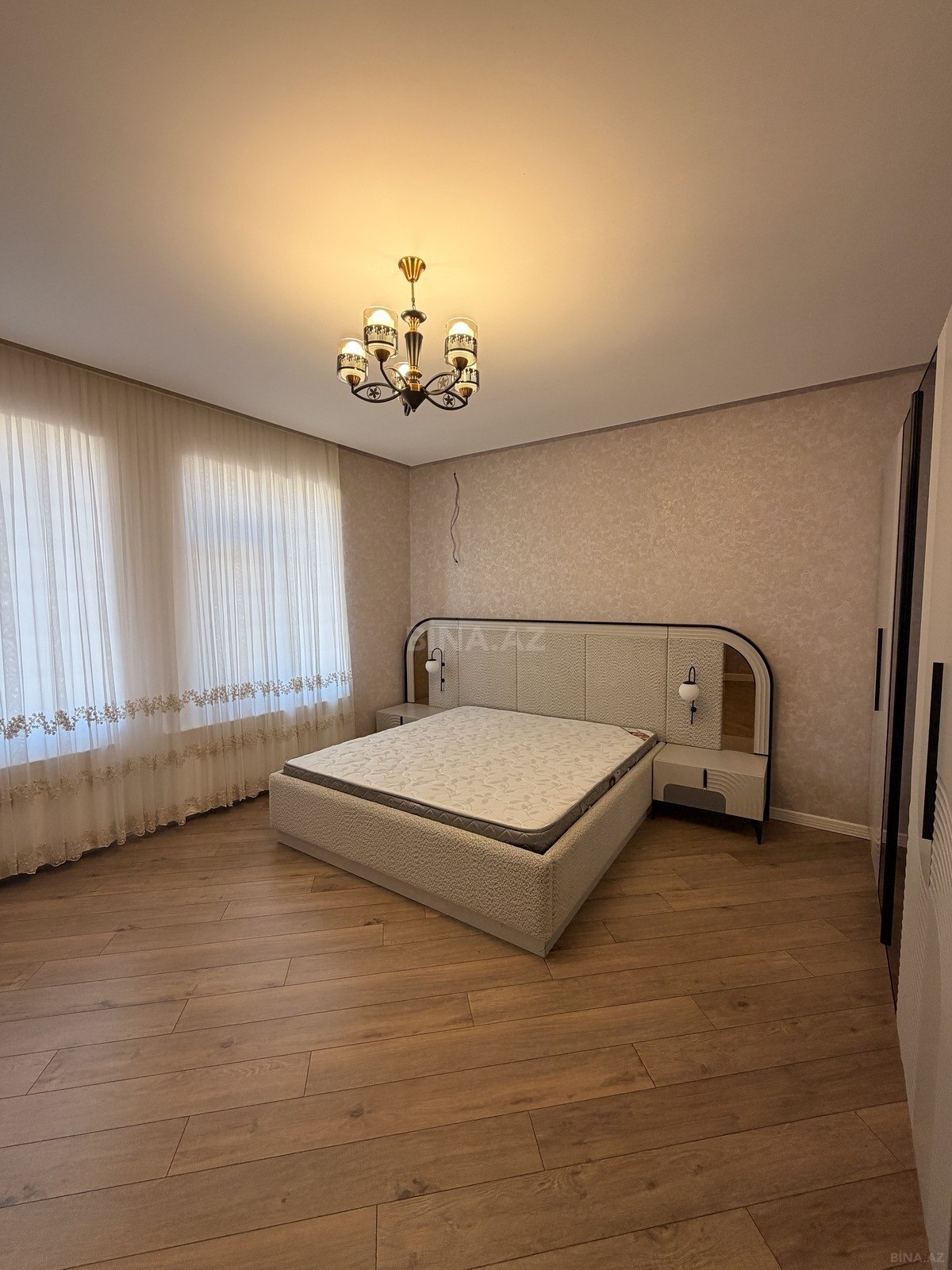 8 otaqlı Həyət evi/Bağ evi, Şağan q., Bakı