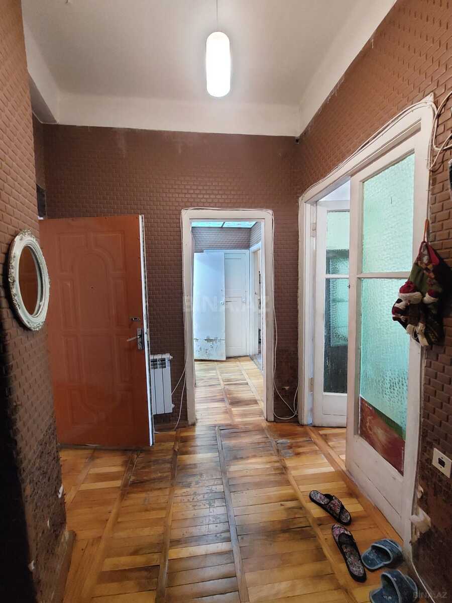 2 otaqlı Köhnə tikili, Nizami m., Bakı