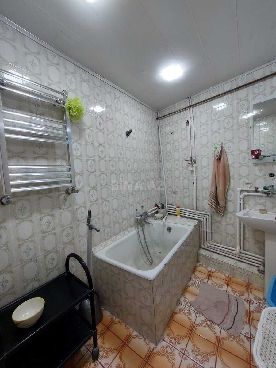 2 otaqlı Köhnə tikili, Nizami m., Bakı