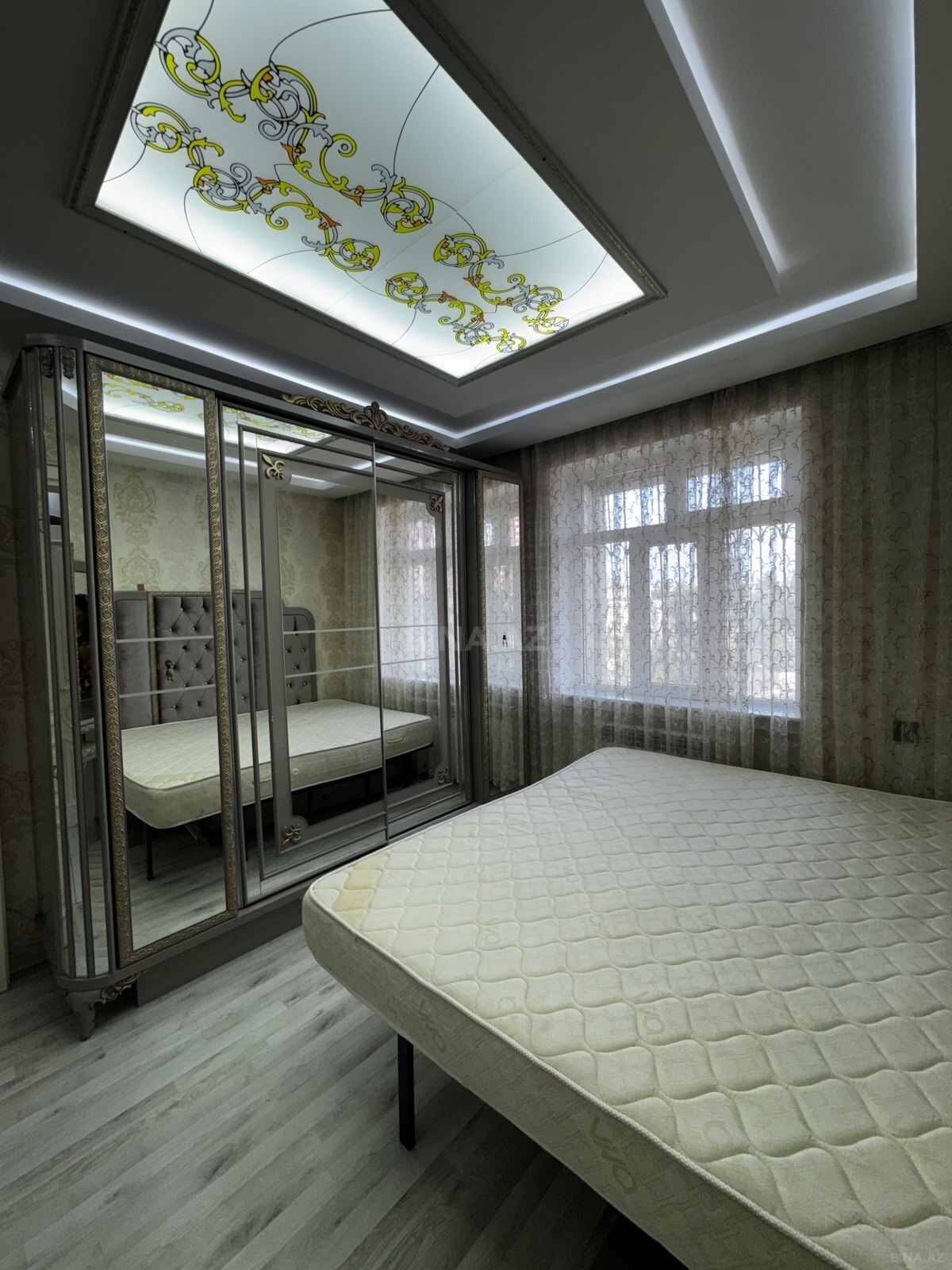 2 otaqlı Köhnə tikili, Neftçilər m., Bakı
