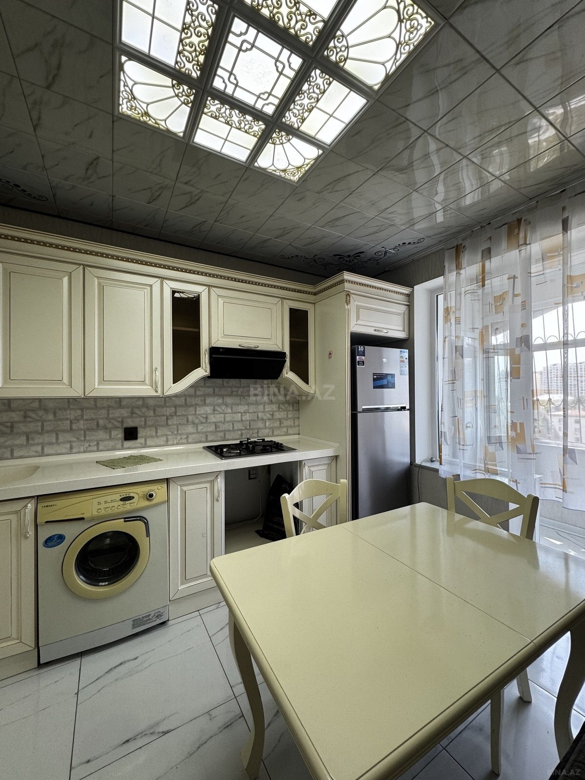 2 otaqlı Köhnə tikili, Neftçilər m., Bakı