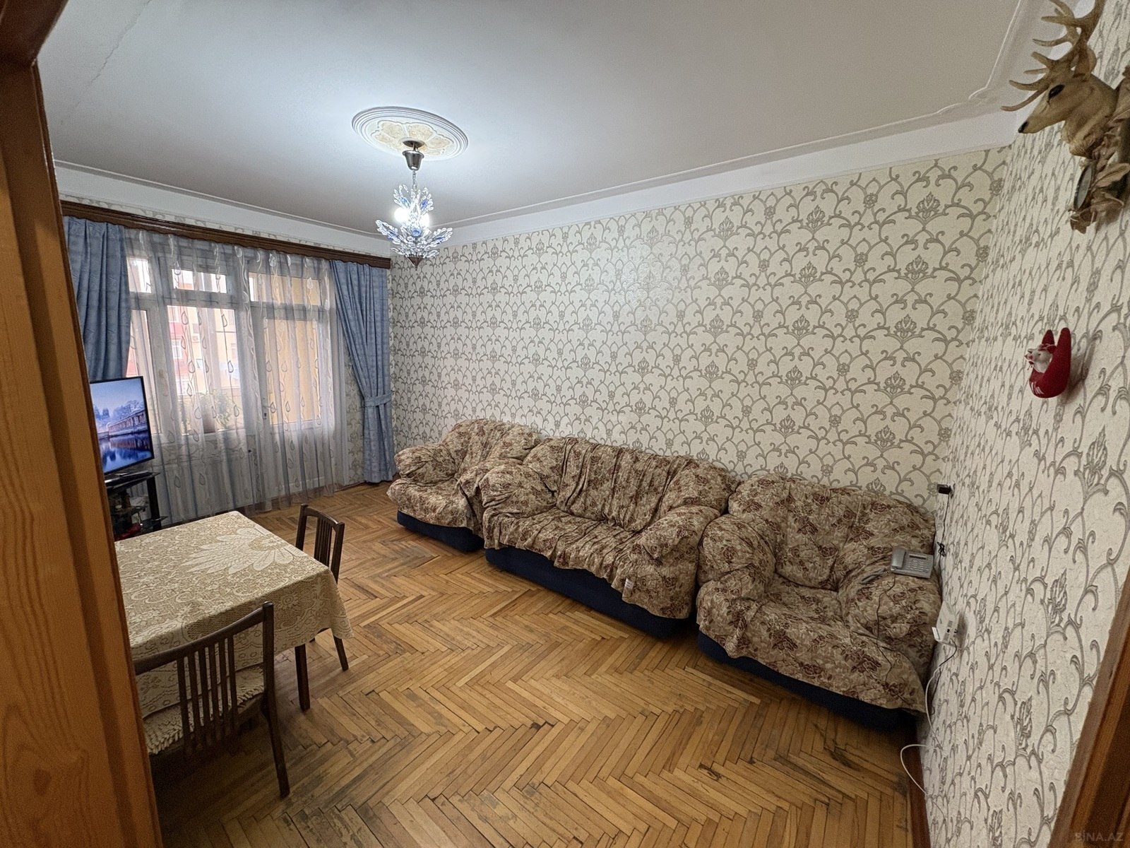 3 otaqlı Köhnə tikili, Xalqlar Dostluğu m., Bakı