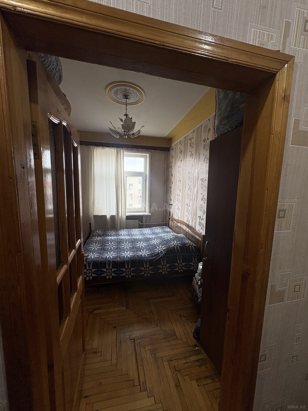 3 otaqlı Köhnə tikili, Xalqlar Dostluğu m., Bakı