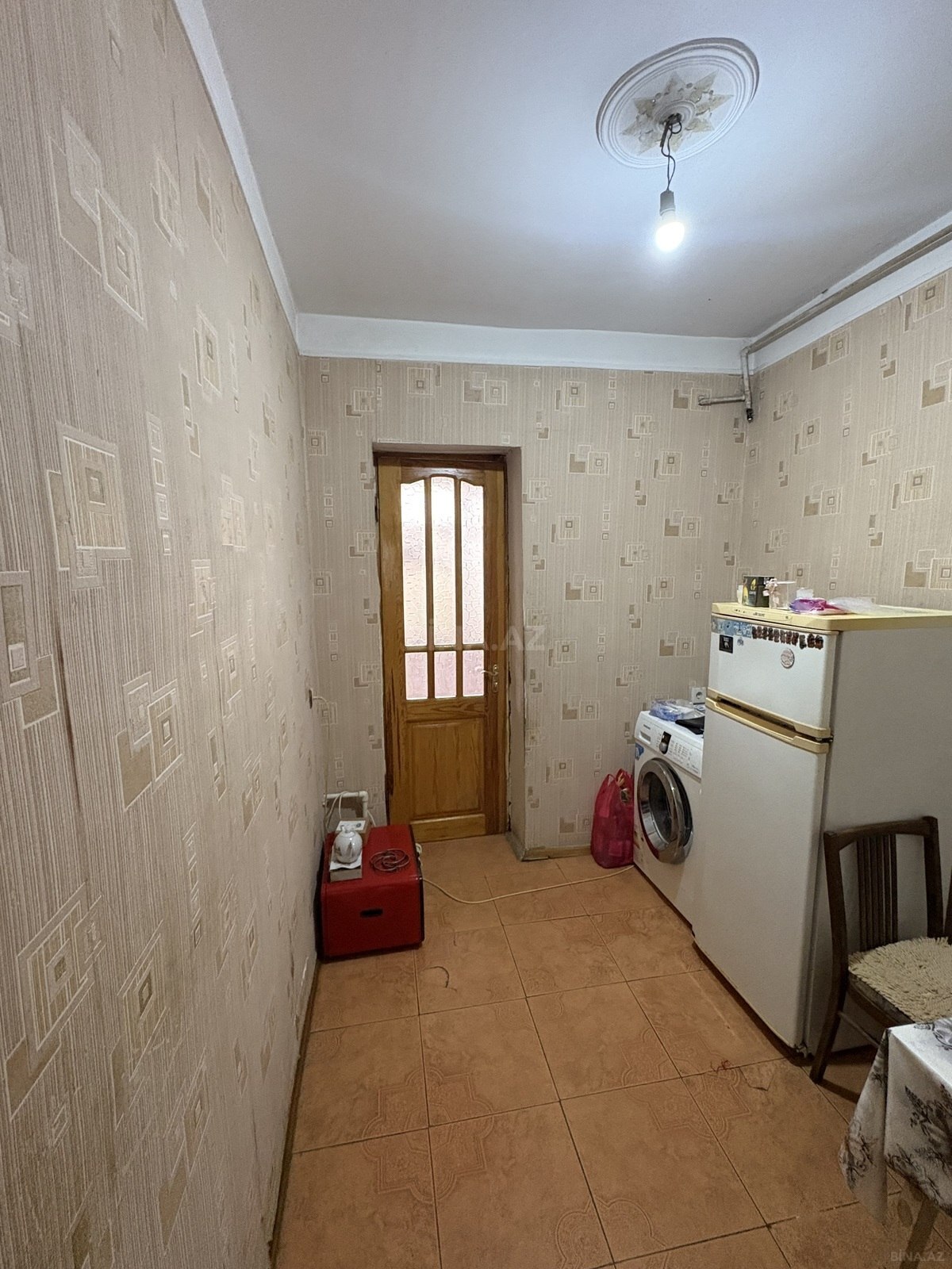 3 otaqlı Köhnə tikili, Xalqlar Dostluğu m., Bakı