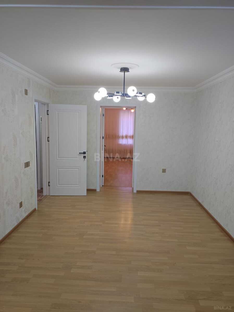 3 otaqlı Köhnə tikili, Elmlər Akademiyası m., Bakı