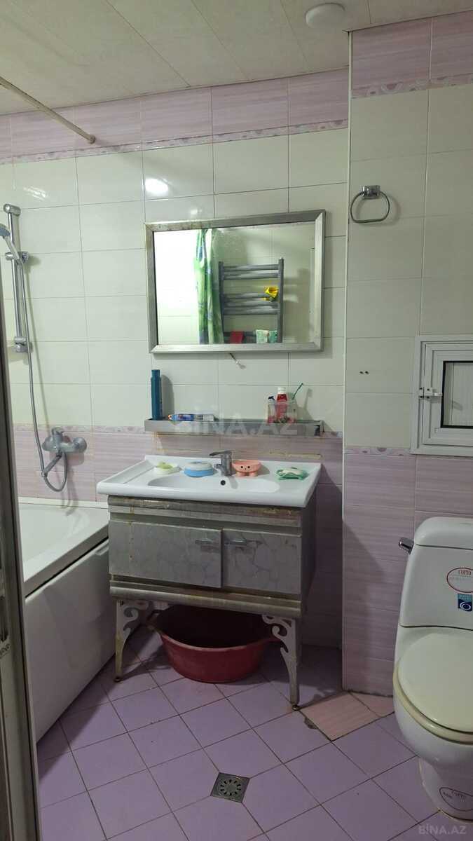 3 otaqlı Köhnə tikili, Koroğlu m., Bakı