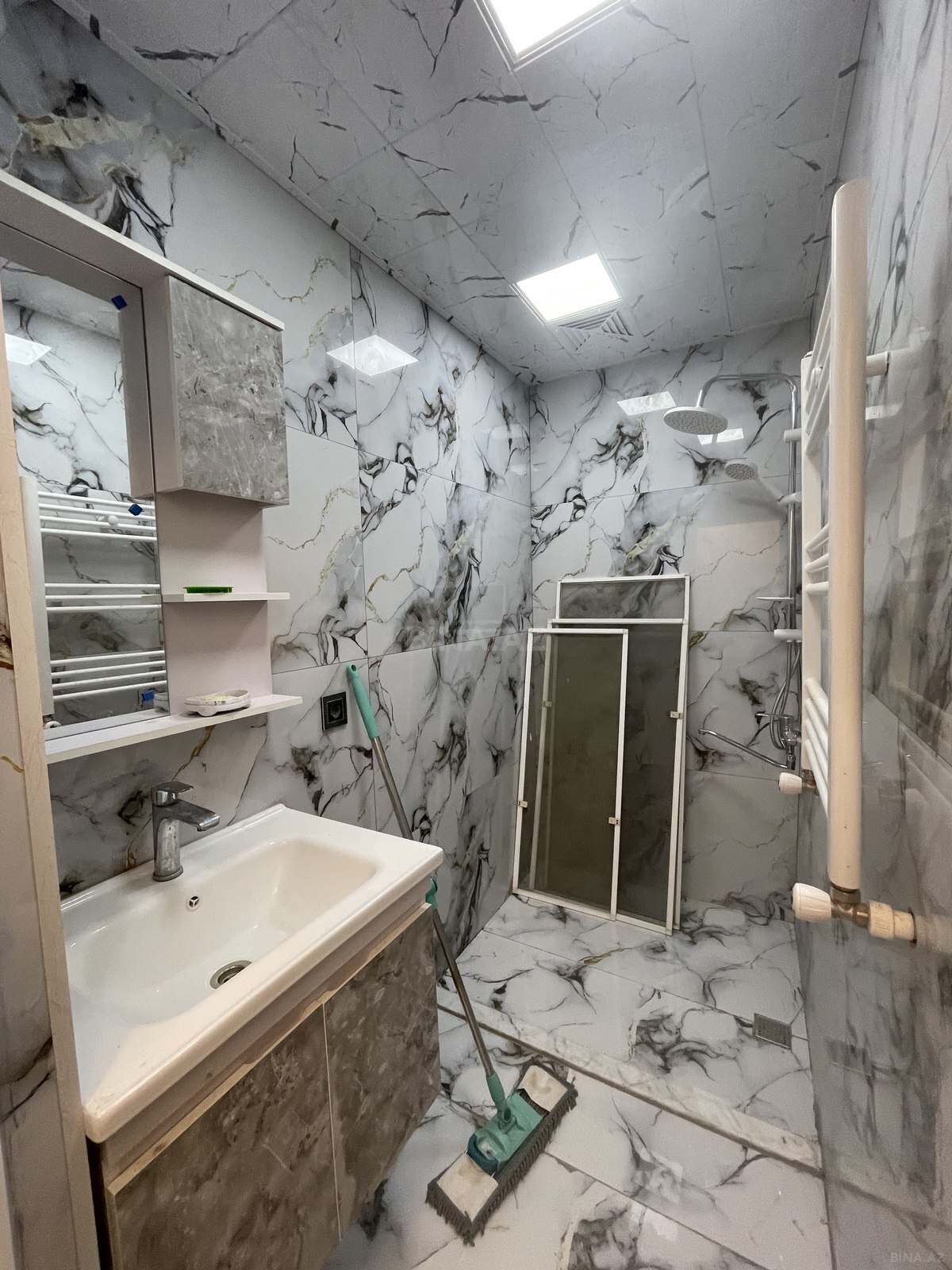3 otaqlı Köhnə tikili, Azadlıq Prospekti m., Bakı