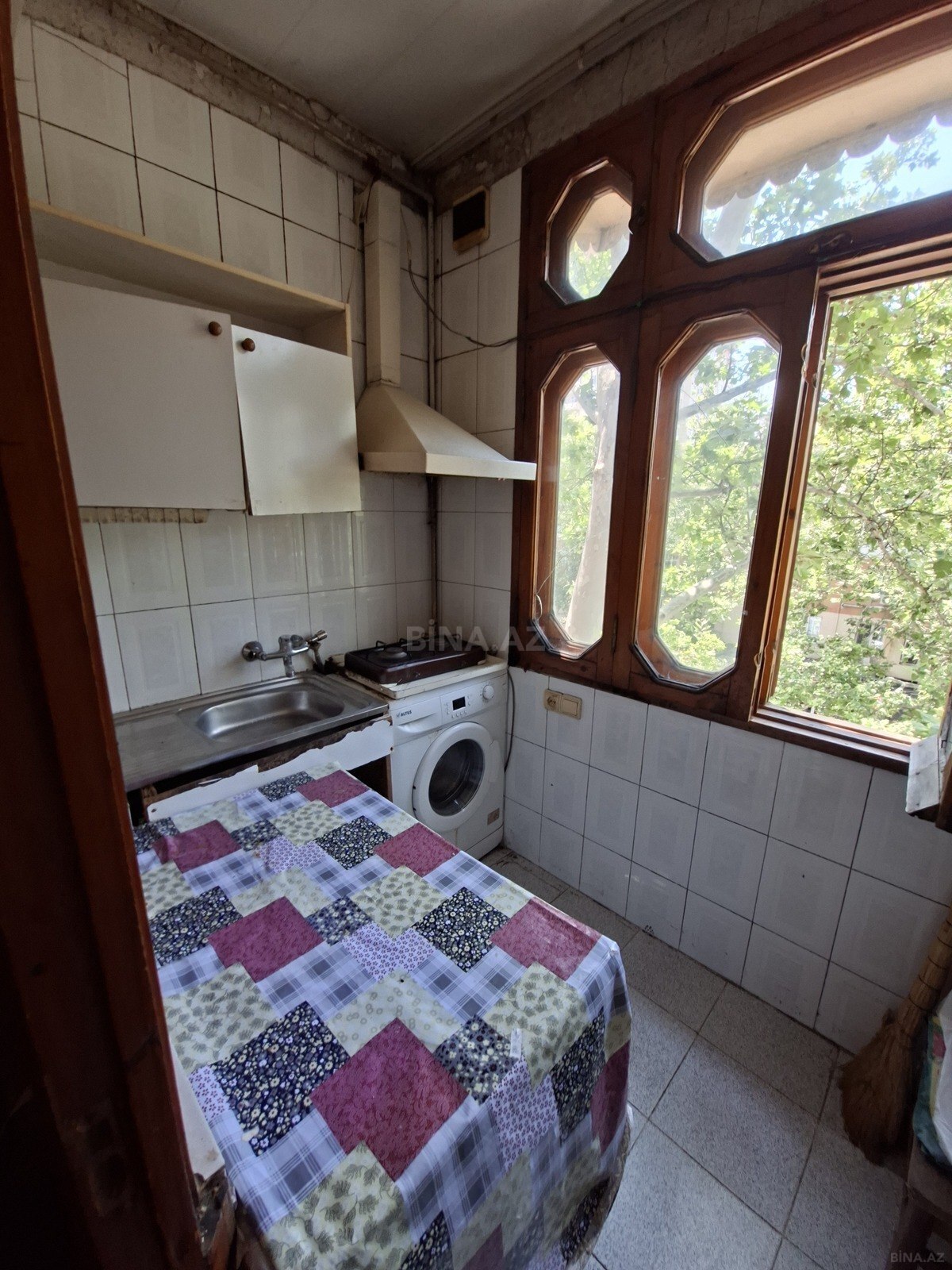 2 otaqlı Köhnə tikili, Memar Əcəmi m., Bakı