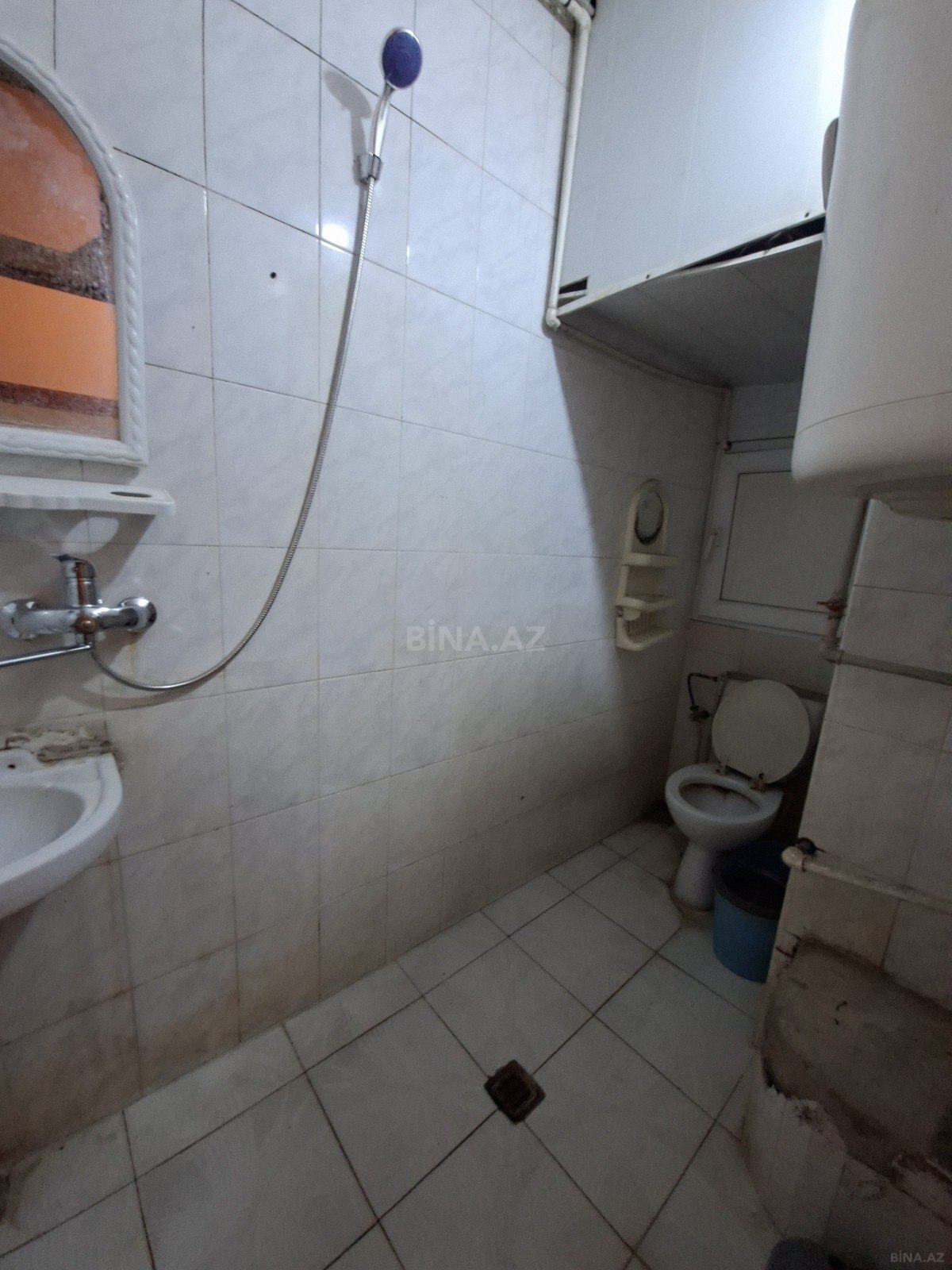 2 otaqlı Köhnə tikili, Memar Əcəmi m., Bakı