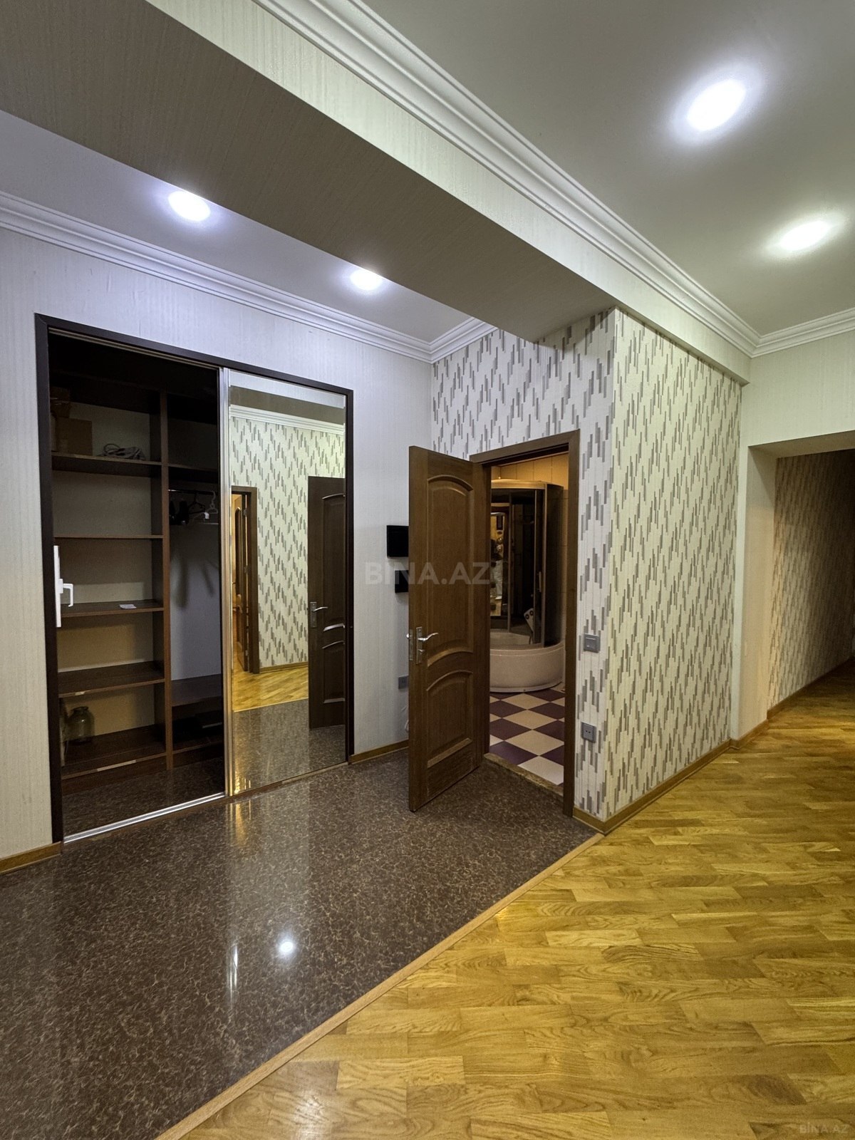 2 otaqlı Yeni tikili, 8-ci mikrorayon q., Bakı