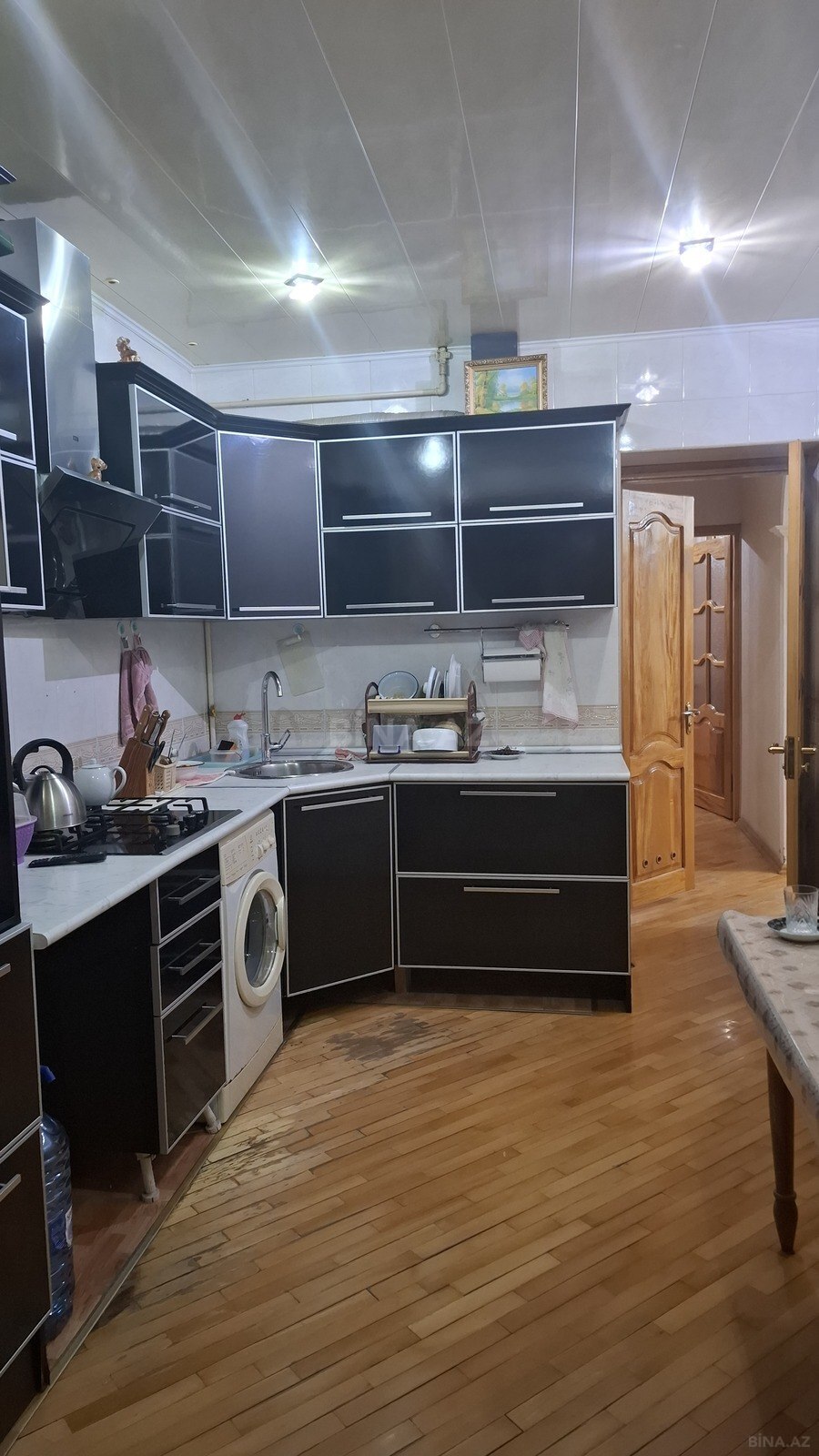 4 otaqlı Köhnə tikili, Neftçilər m., Bakı
