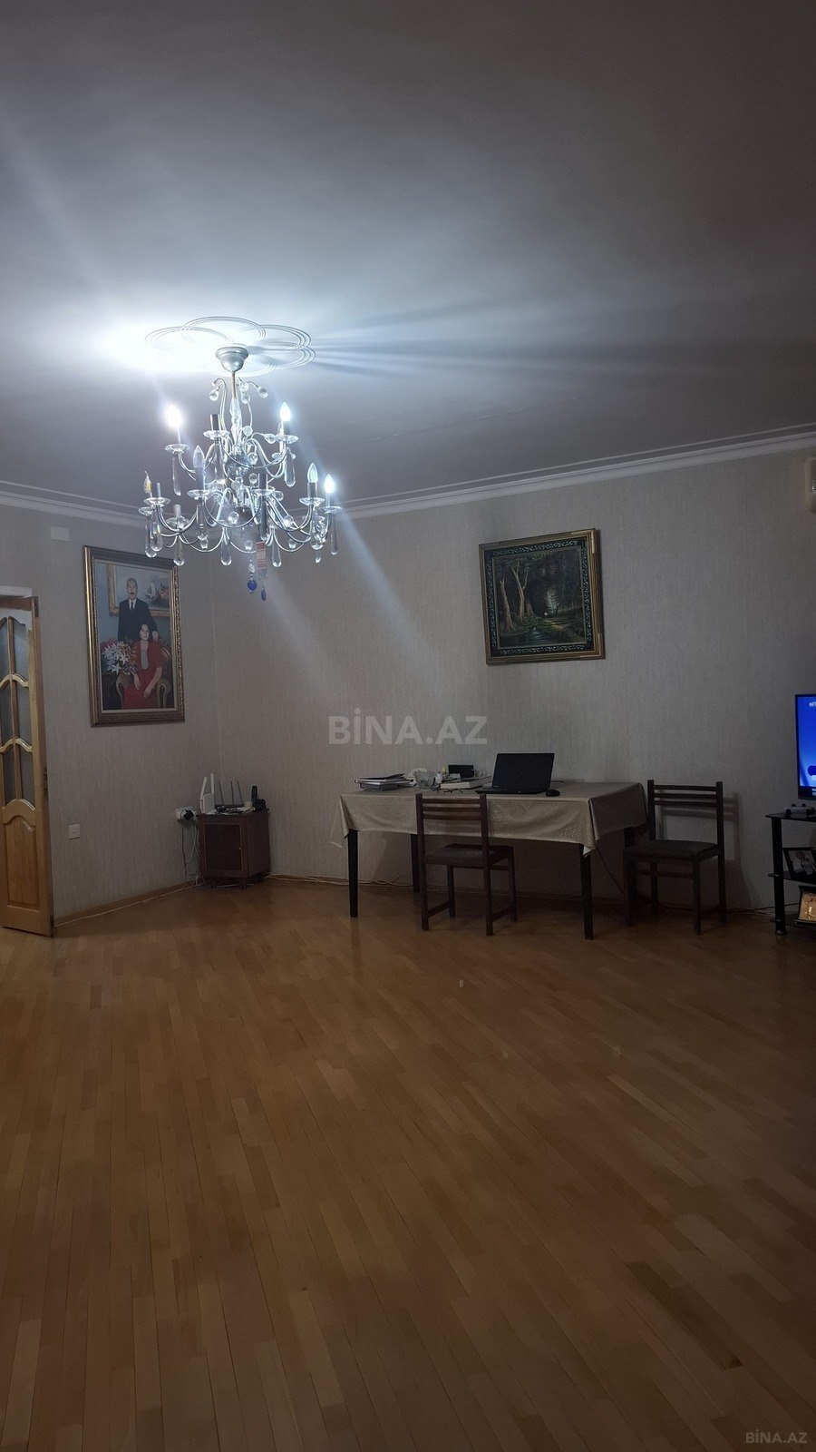 4 otaqlı Köhnə tikili, Neftçilər m., Bakı