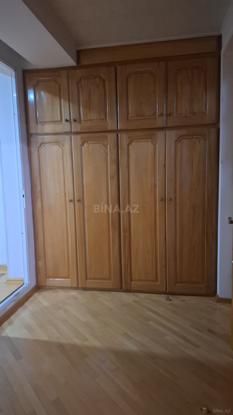 4 otaqlı Köhnə tikili, Neftçilər m., Bakı