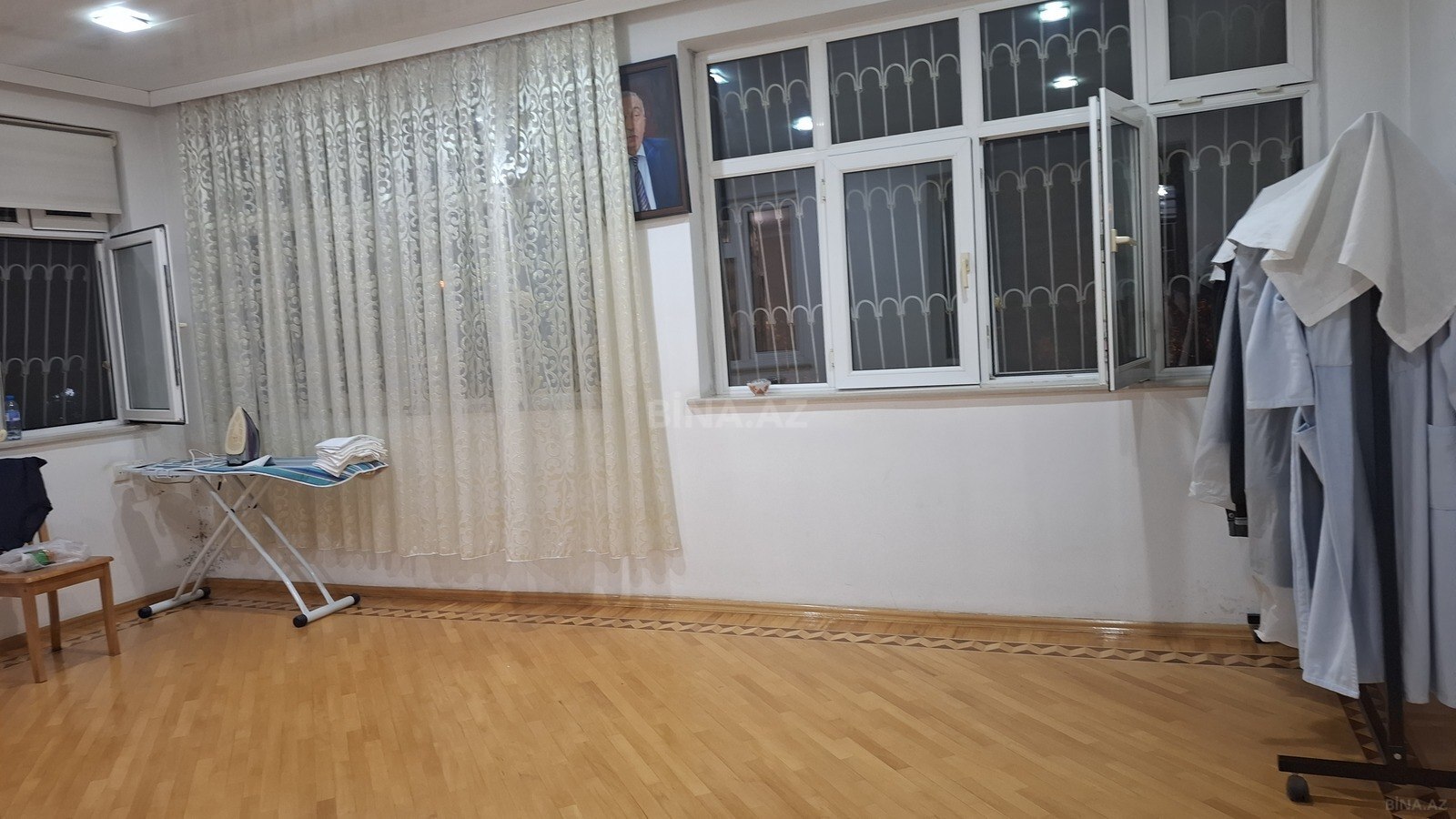 4 otaqlı Köhnə tikili, Neftçilər m., Bakı