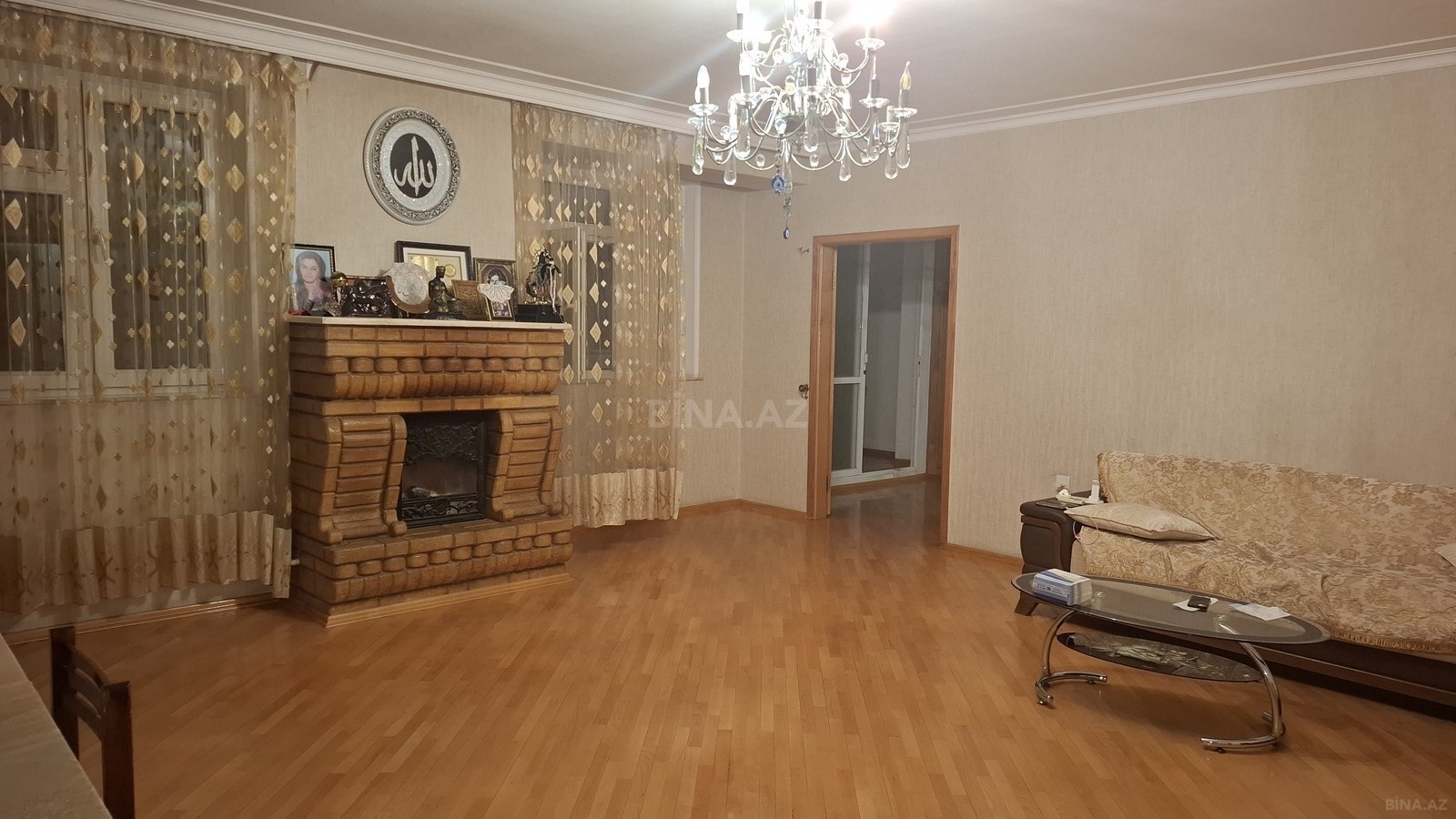 4 otaqlı Köhnə tikili, Neftçilər m., Bakı