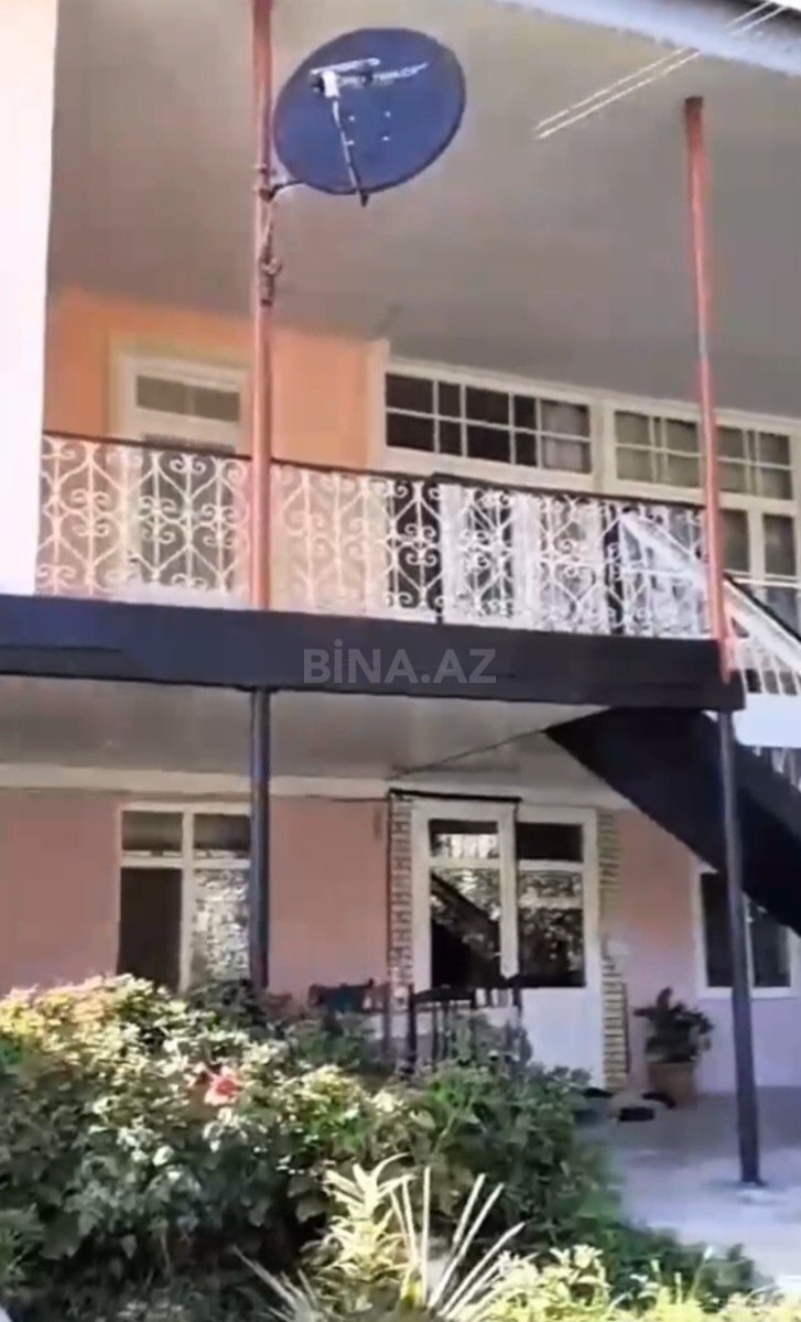 2 otaqlı Həyət evi/Bağ evi, Şəki