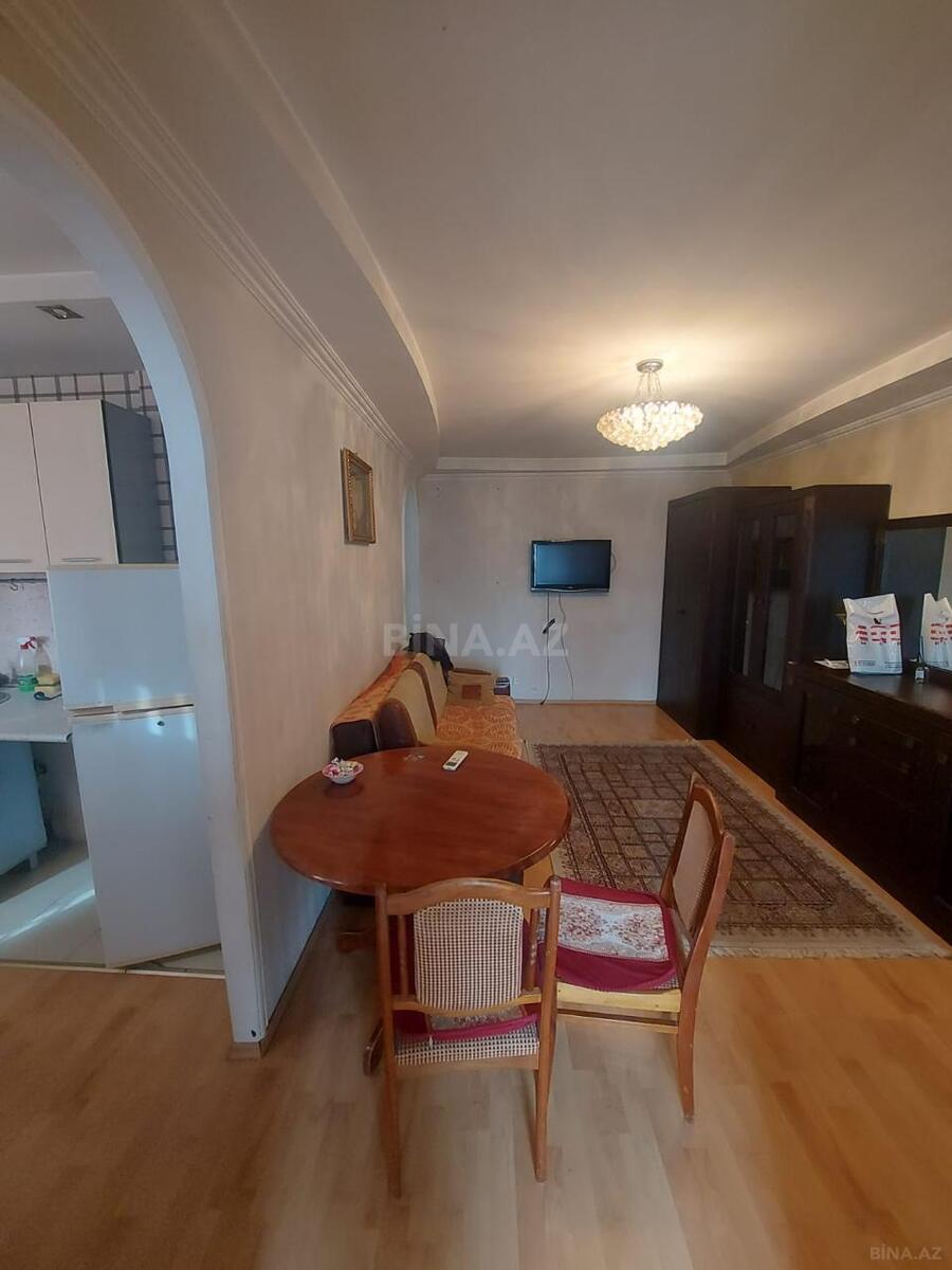2 otaqlı Köhnə tikili, Neftçilər m., Bakı