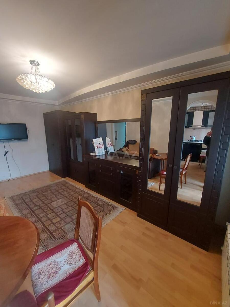 2 otaqlı Köhnə tikili, Neftçilər m., Bakı
