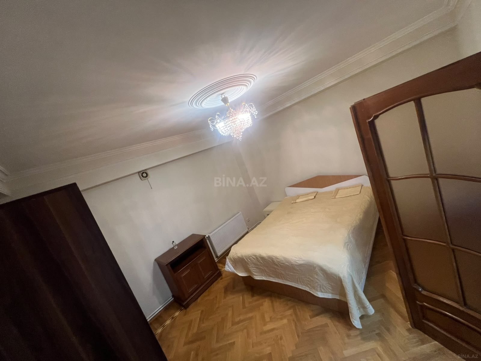 3 otaqlı Köhnə tikili, 20 Yanvar m., Bakı