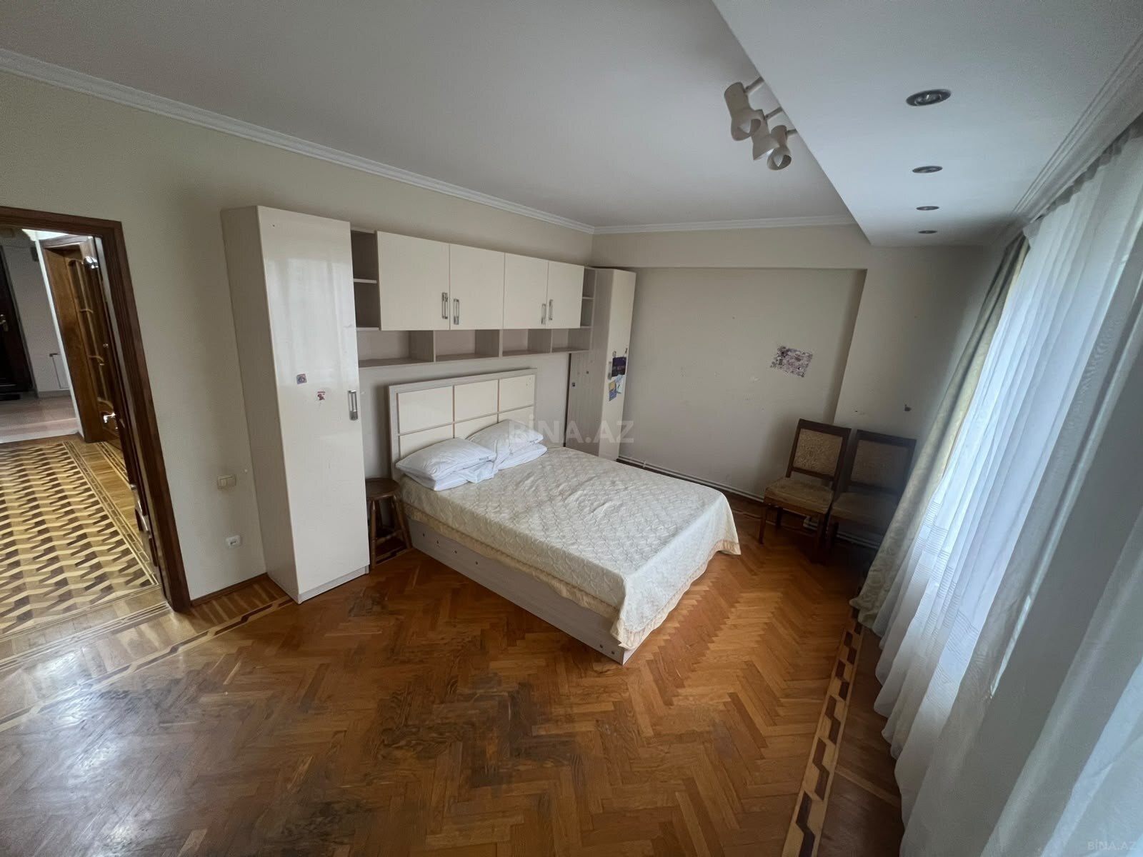 3 otaqlı Köhnə tikili, 20 Yanvar m., Bakı