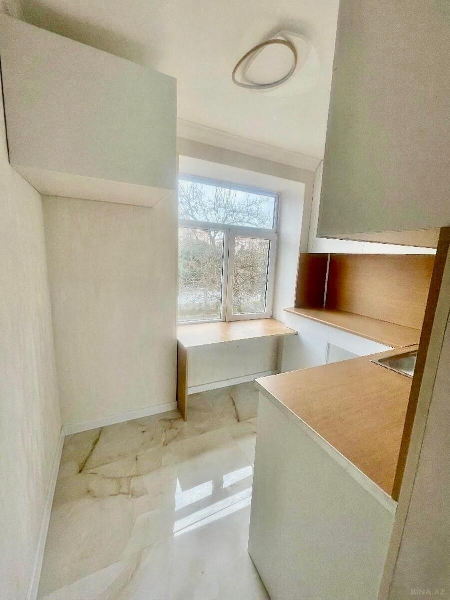 2 otaqlı Köhnə tikili, Qara Qarayev m., Bakı