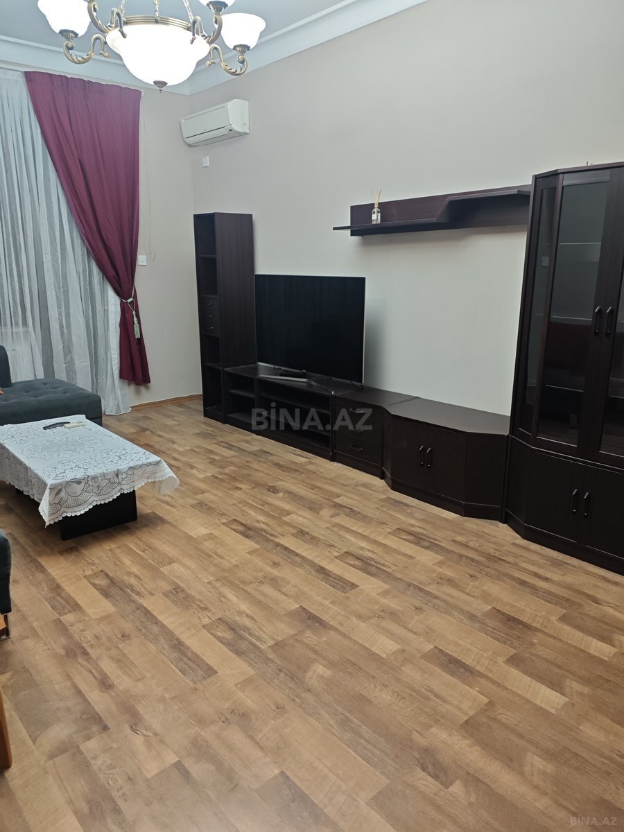 2 otaqlı Köhnə tikili, 28 May m., Bakı