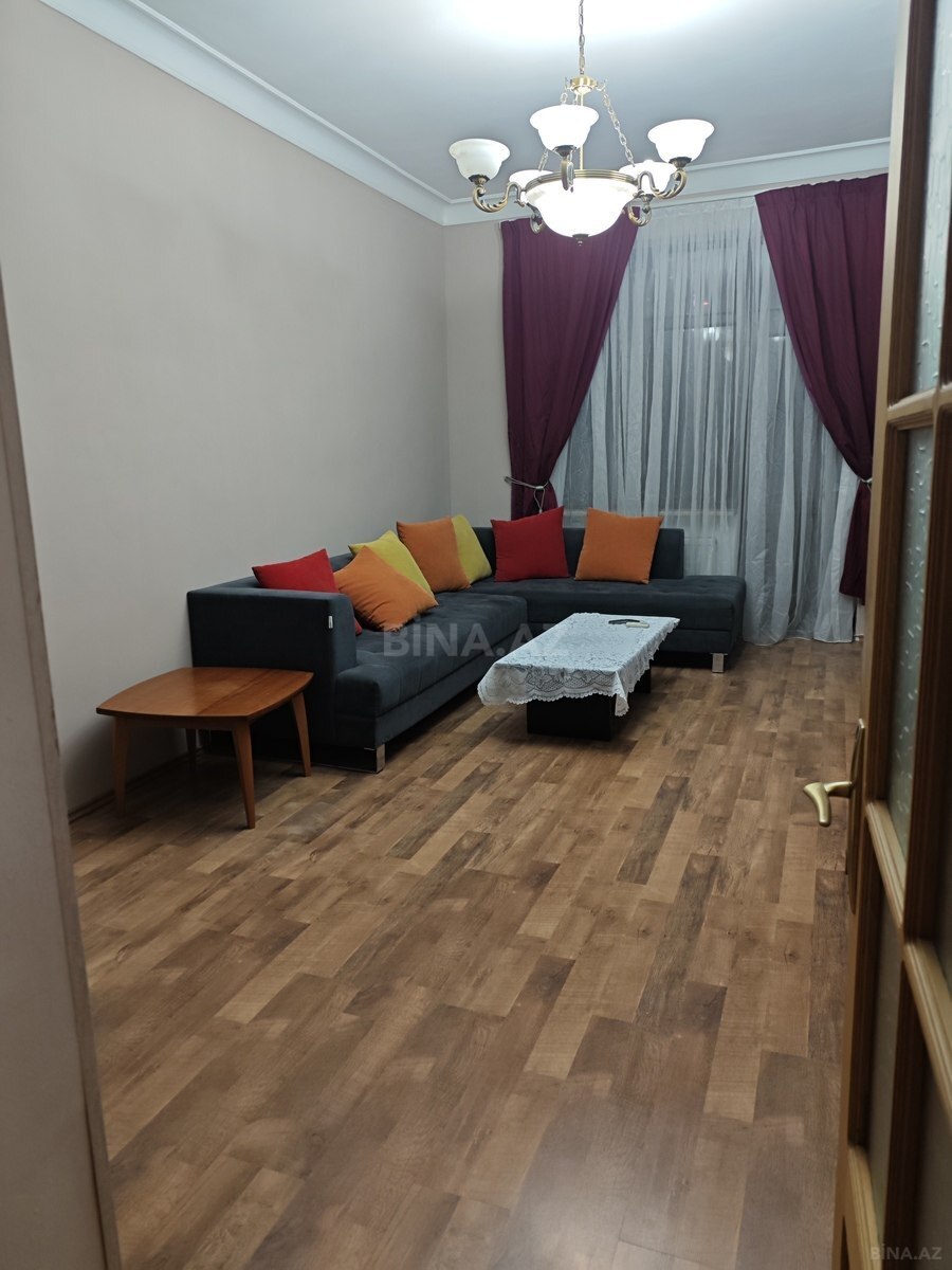 2 otaqlı Köhnə tikili, 28 May m., Bakı