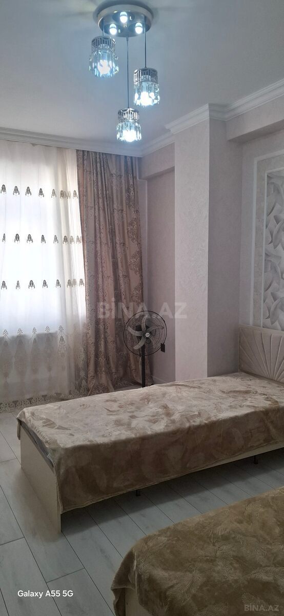3 otaqlı Yeni tikili, Xırdalan