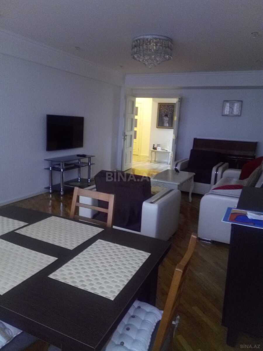3 otaqlı Köhnə tikili, Sahil m., Bakı