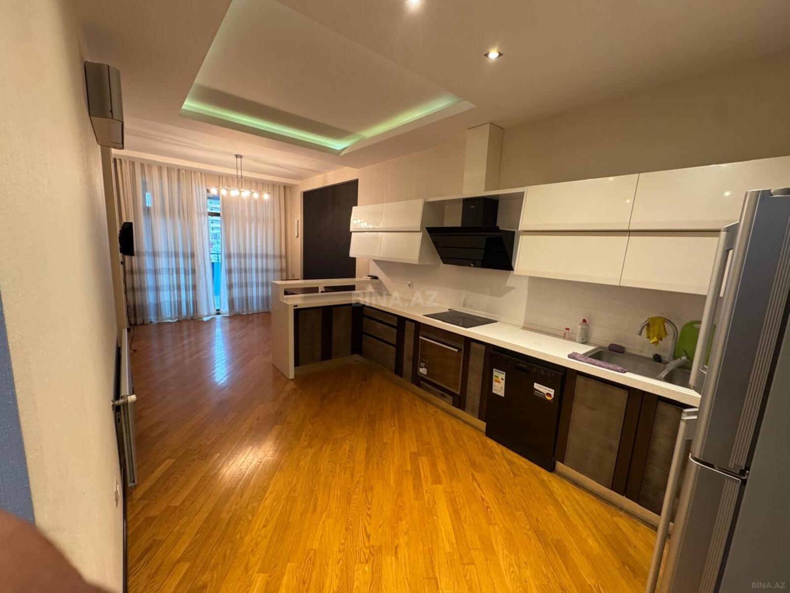 3 otaqlı Yeni tikili, Şah İsmayıl Xətai m., Bakı