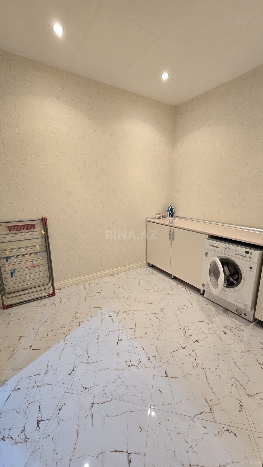 9 otaqlı Yeni tikili, Elmlər Akademiyası m., Bakı