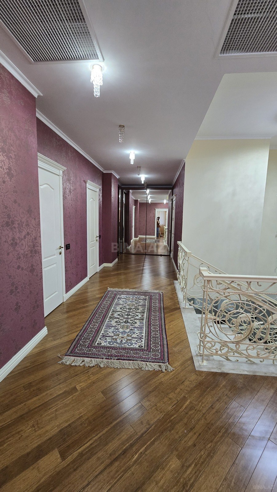 9 otaqlı Yeni tikili, Elmlər Akademiyası m., Bakı