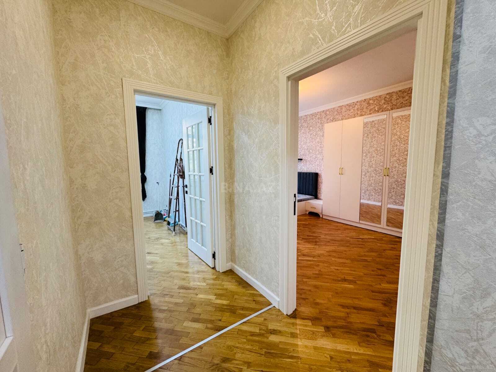 3 otaqlı Köhnə tikili, Qara Qarayev m., Bakı