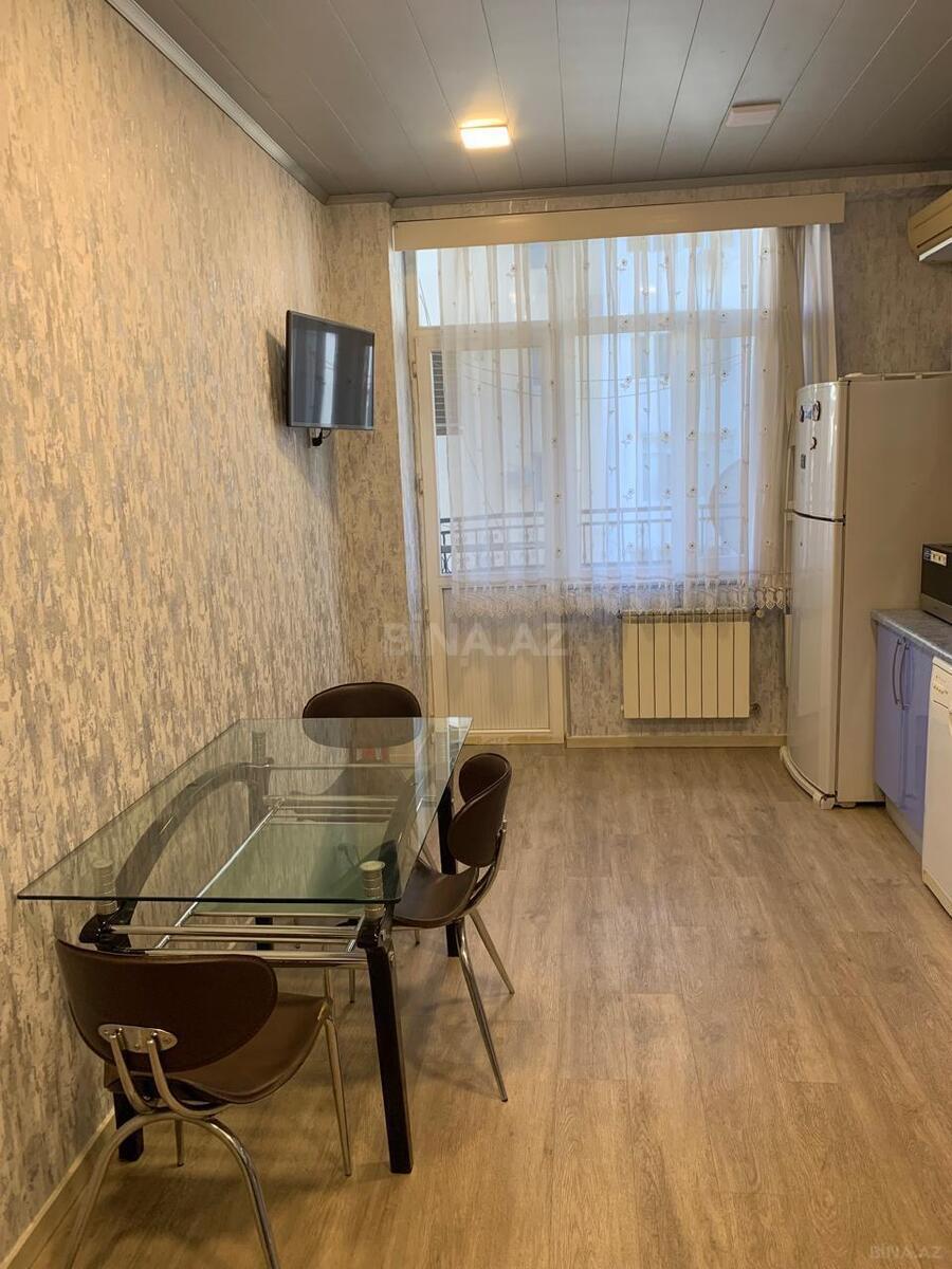 3 otaqlı Yeni tikili, Nizami m., Bakı