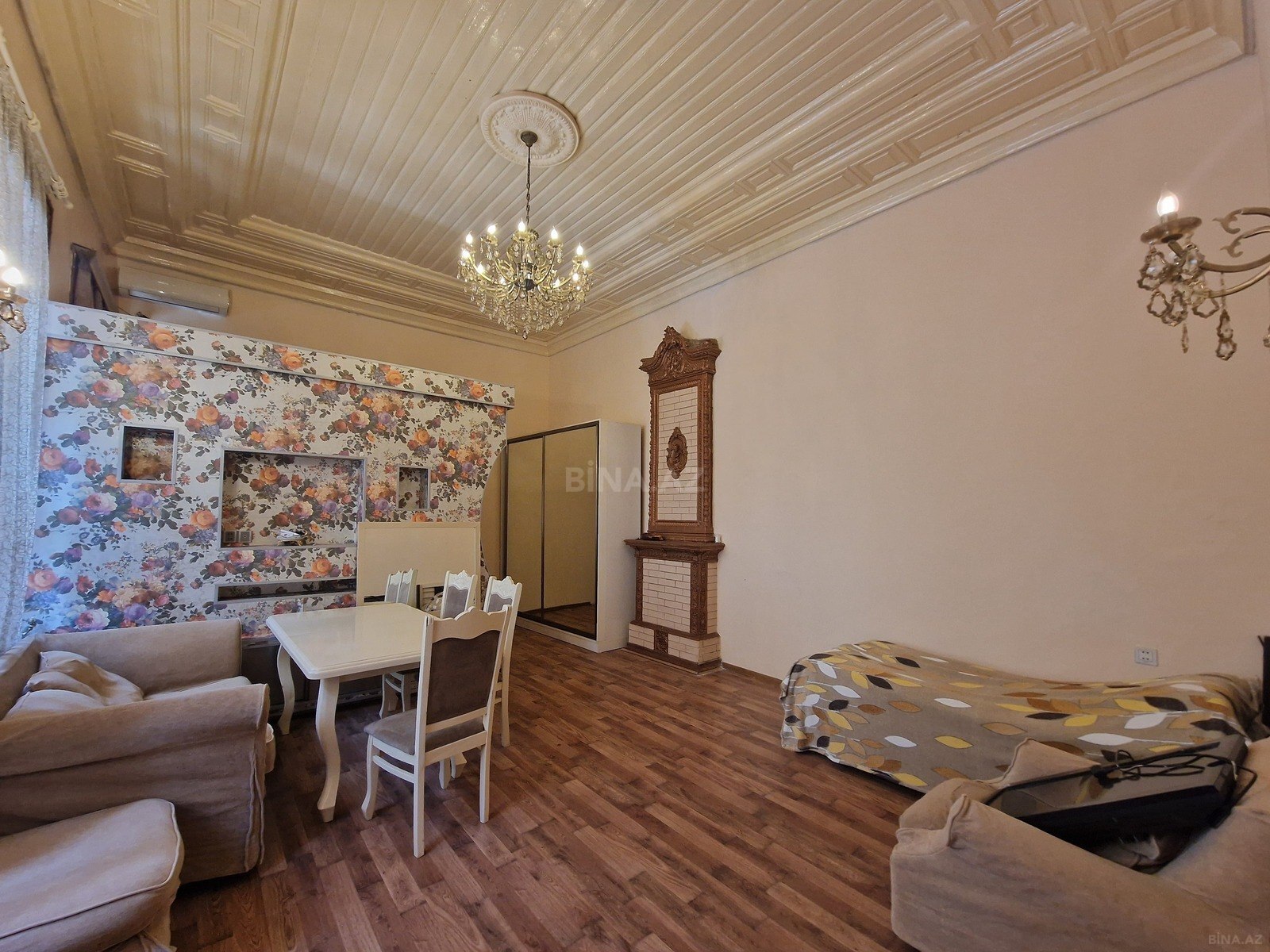 2 otaqlı Köhnə tikili, Nizami m., Bakı