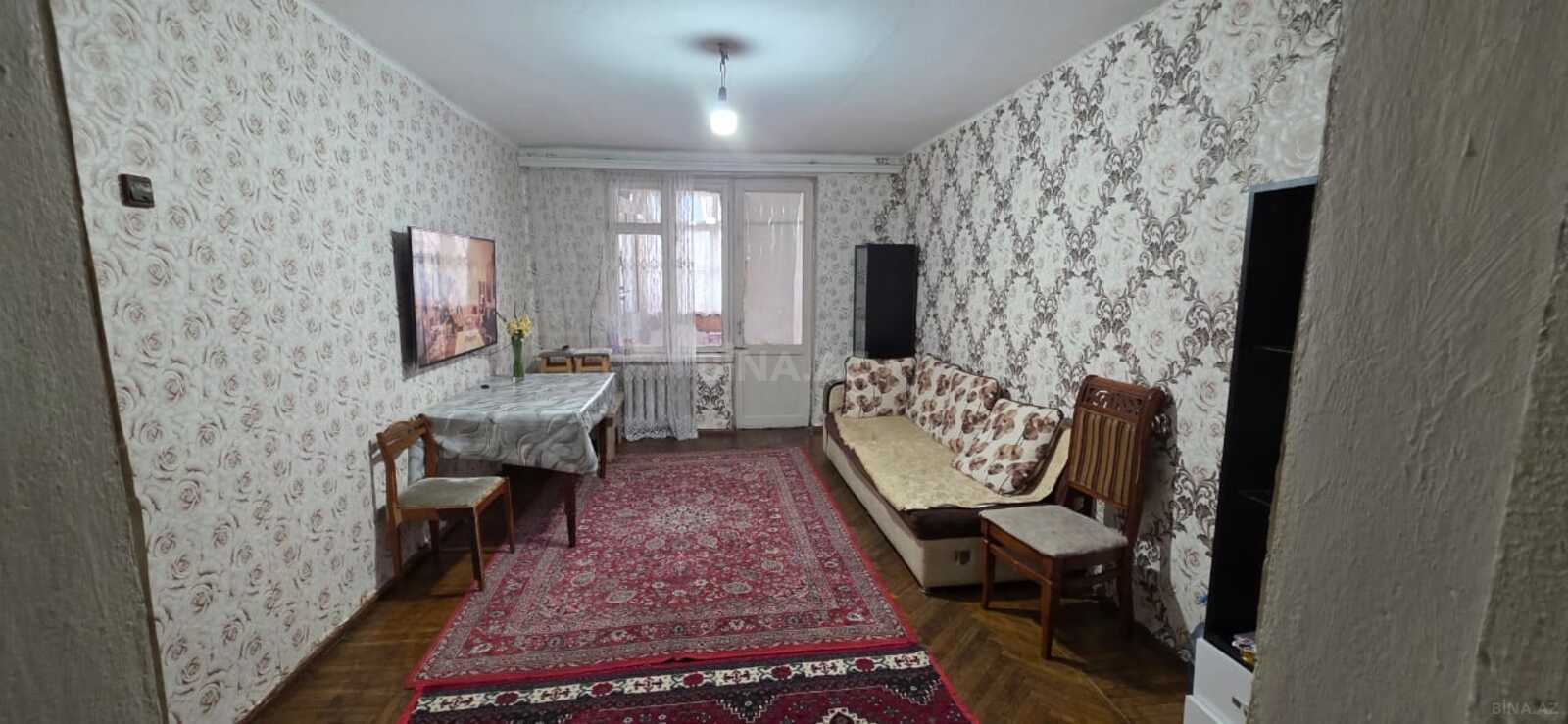 3 otaqlı Köhnə tikili, Qara Qarayev m., Bakı